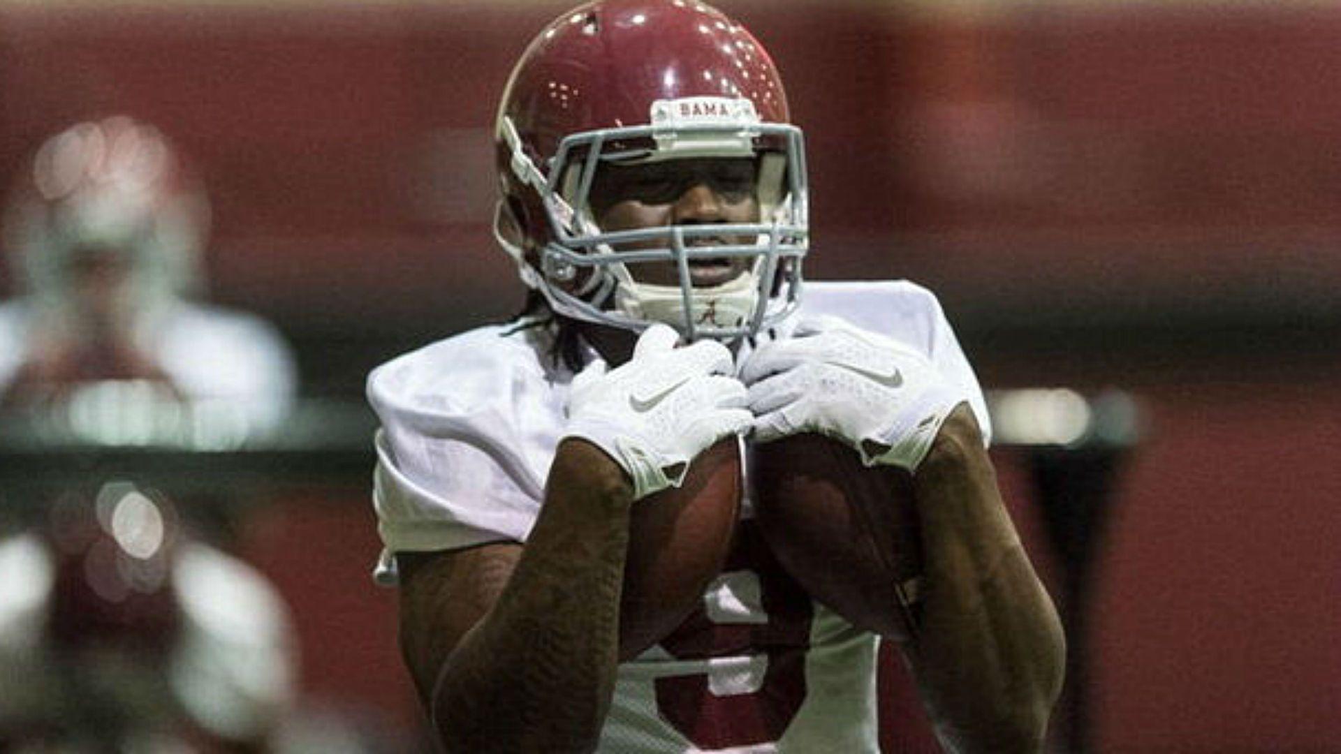 Alabama RB Bo Scarbrough has successful ACL surgery. NCAA Football