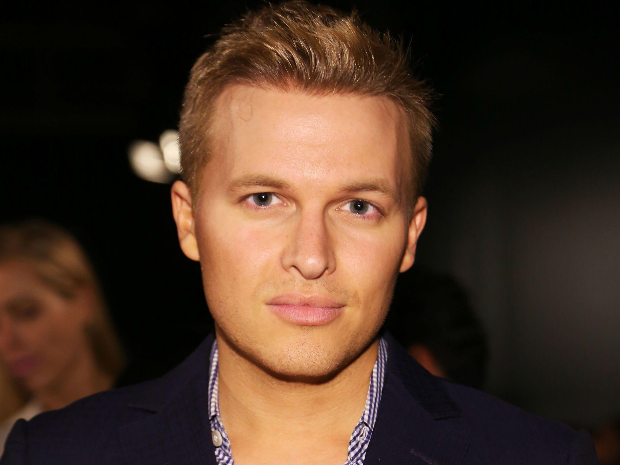 Ronan Farrow writes impassioned essay supporting his sister Dylan's