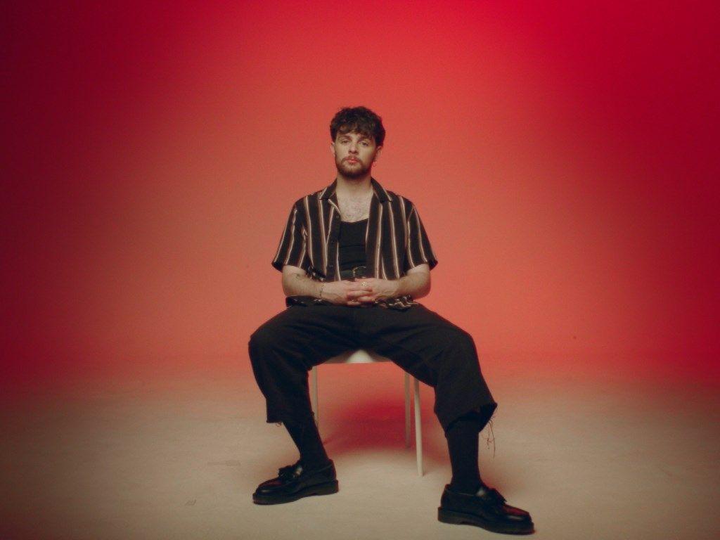 I AM TOM GRENNAN Panays. Director & Creative
