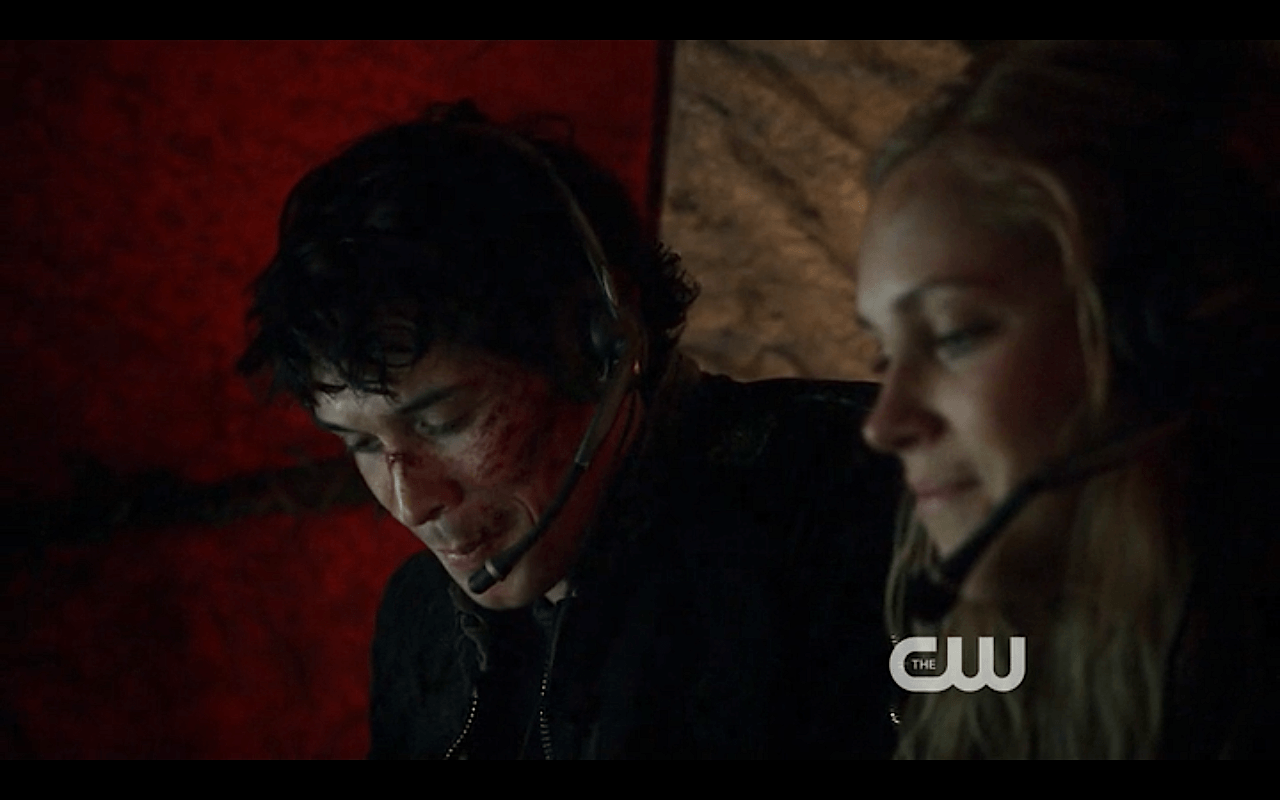 1x08 Bellamy And Clarke Smiling.png