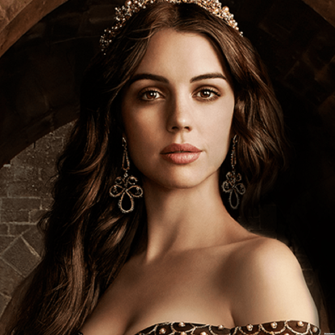 Adelaide Kane Wallpaper from Reign. Simply Exquisite