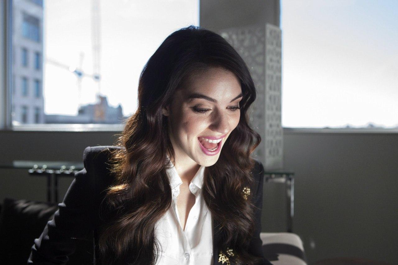 Happy Adelaide Kane Wallpaper Photo 54150 1280x853 px