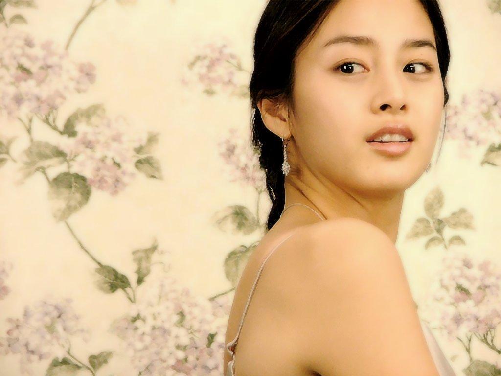 Wallpaper Category HD: Kim Tae Hee