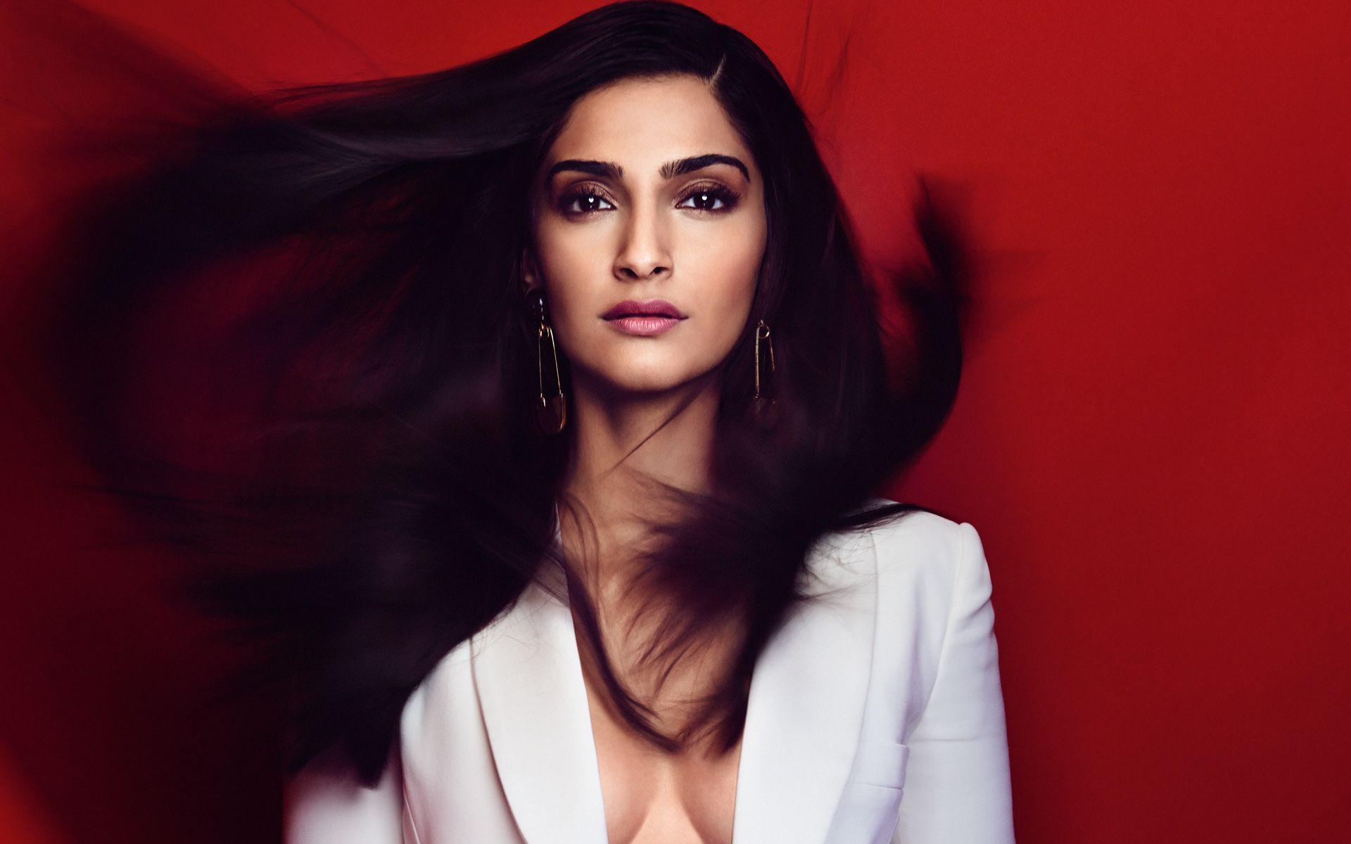 Sonam Kapoor Bollywood India Wallpaper