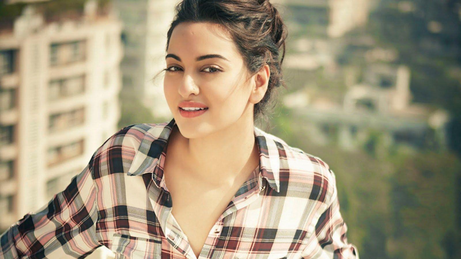 Unseen Sonakshi Sinha Hot Photo & HD Wallpaper IMAGES