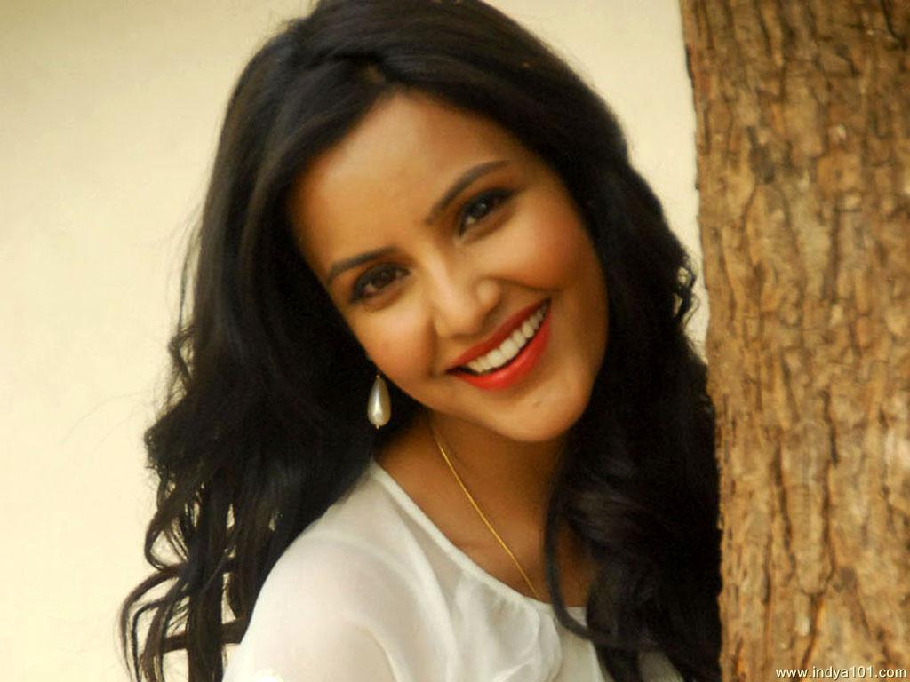 Priya Anand wallpaper - (1024x768), Indya101.com