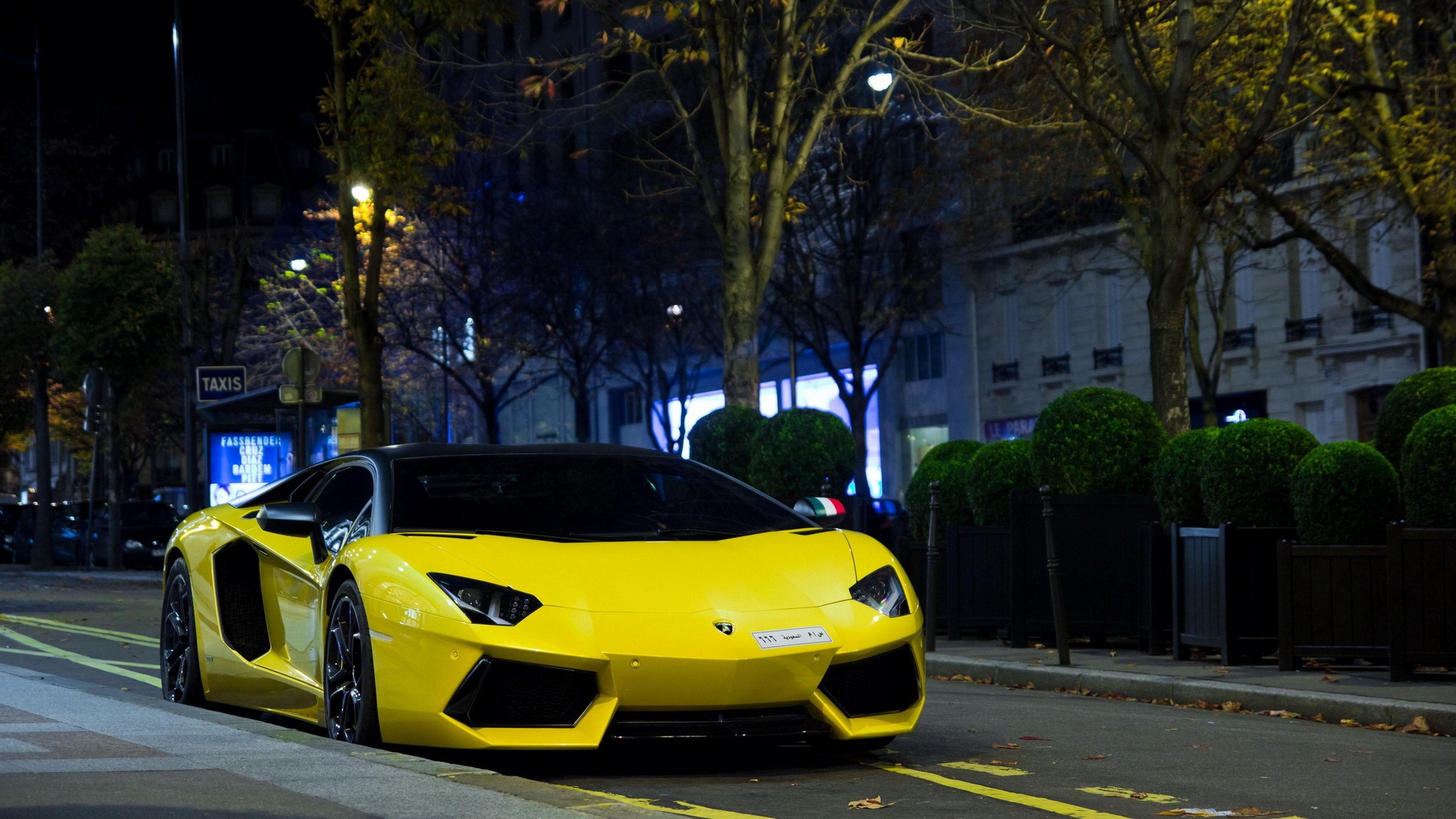 Lamborghini Aventador High Resolution Picture HD Wallpaper