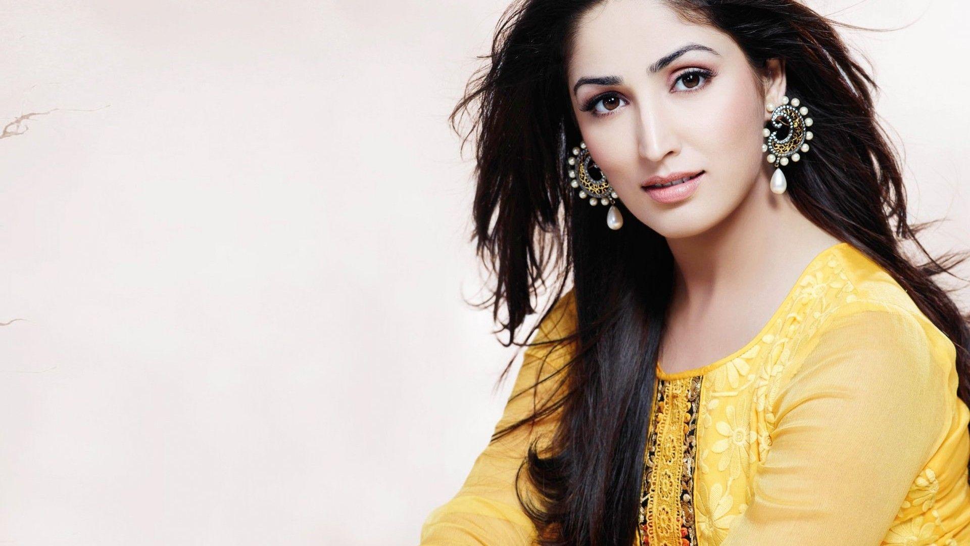 bollywood actress HD wallpaper 1366x768 Collection