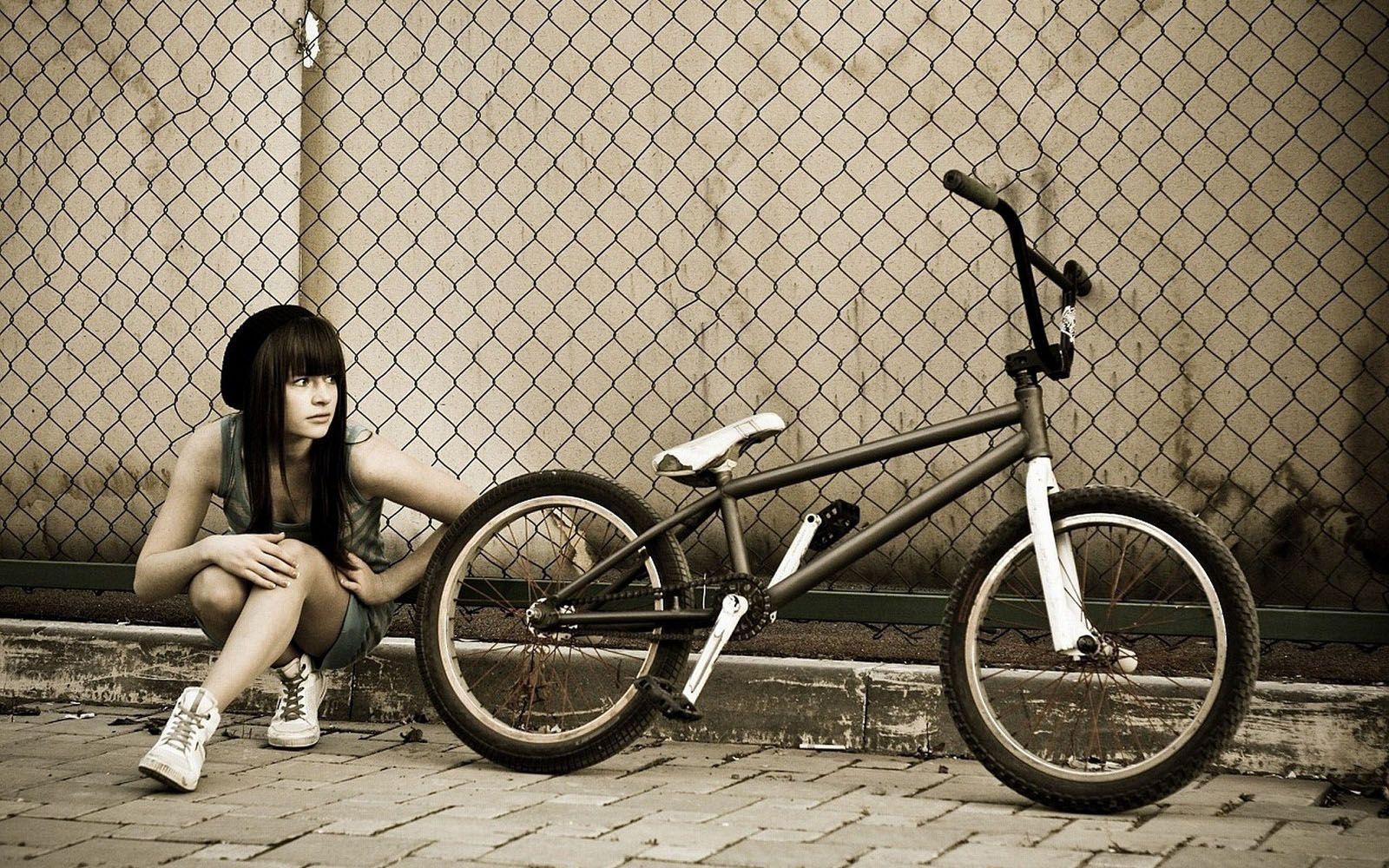 BMX Girl Wallpaper
