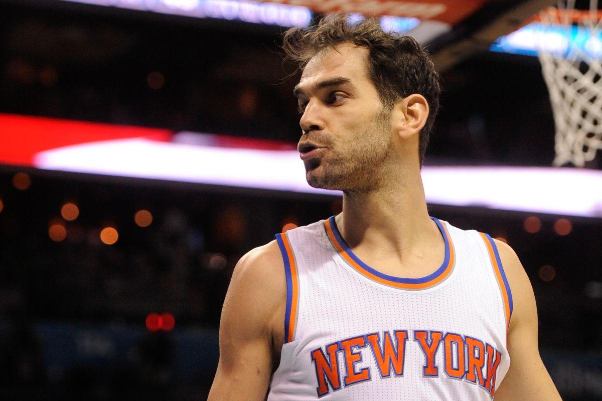 Bulls trade Jose Calderon to Lakers to facilitate Dwyane Wade