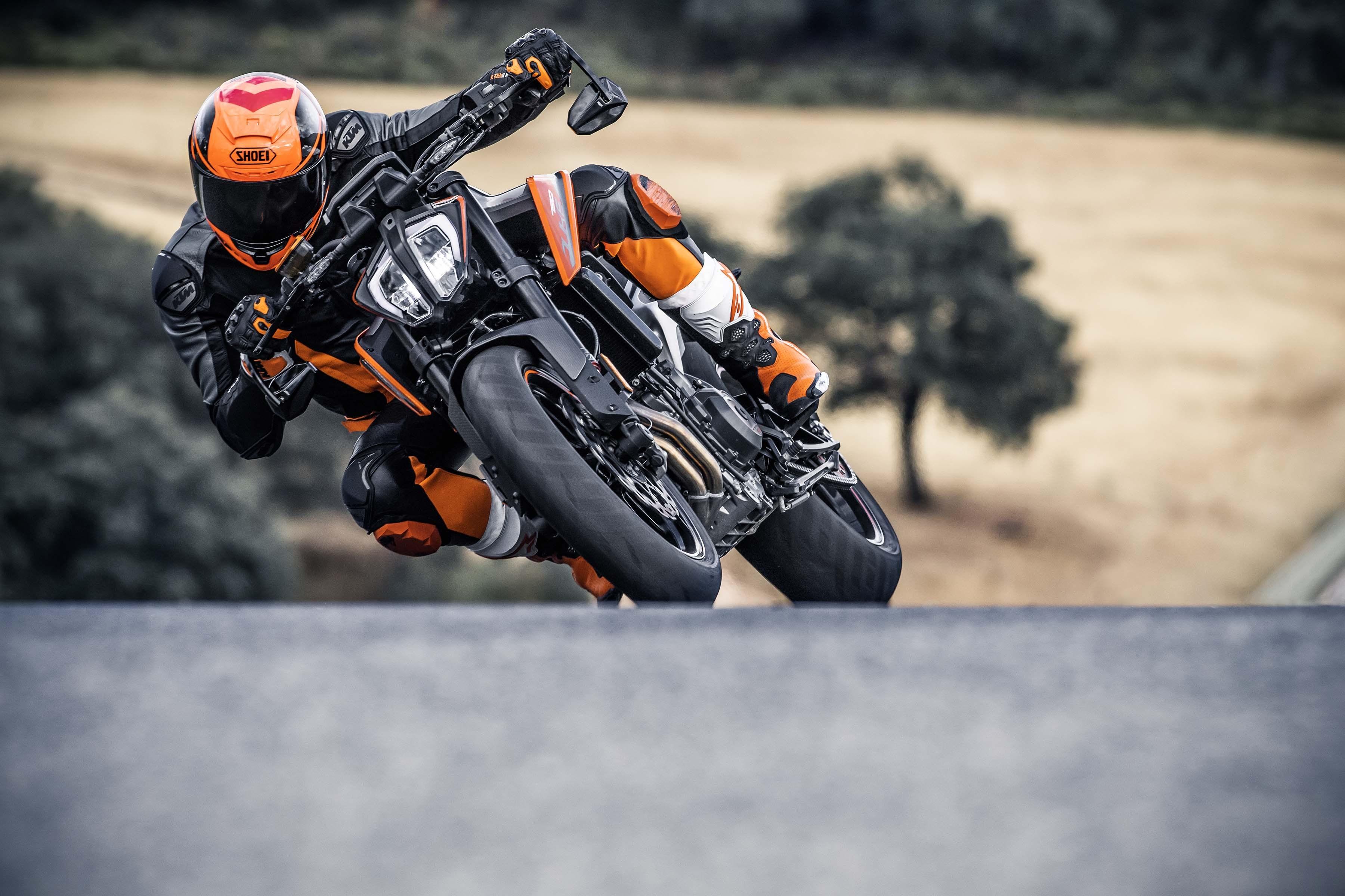 So Many Photo of the New KTM 790 Duke to Drool Over & Rubber
