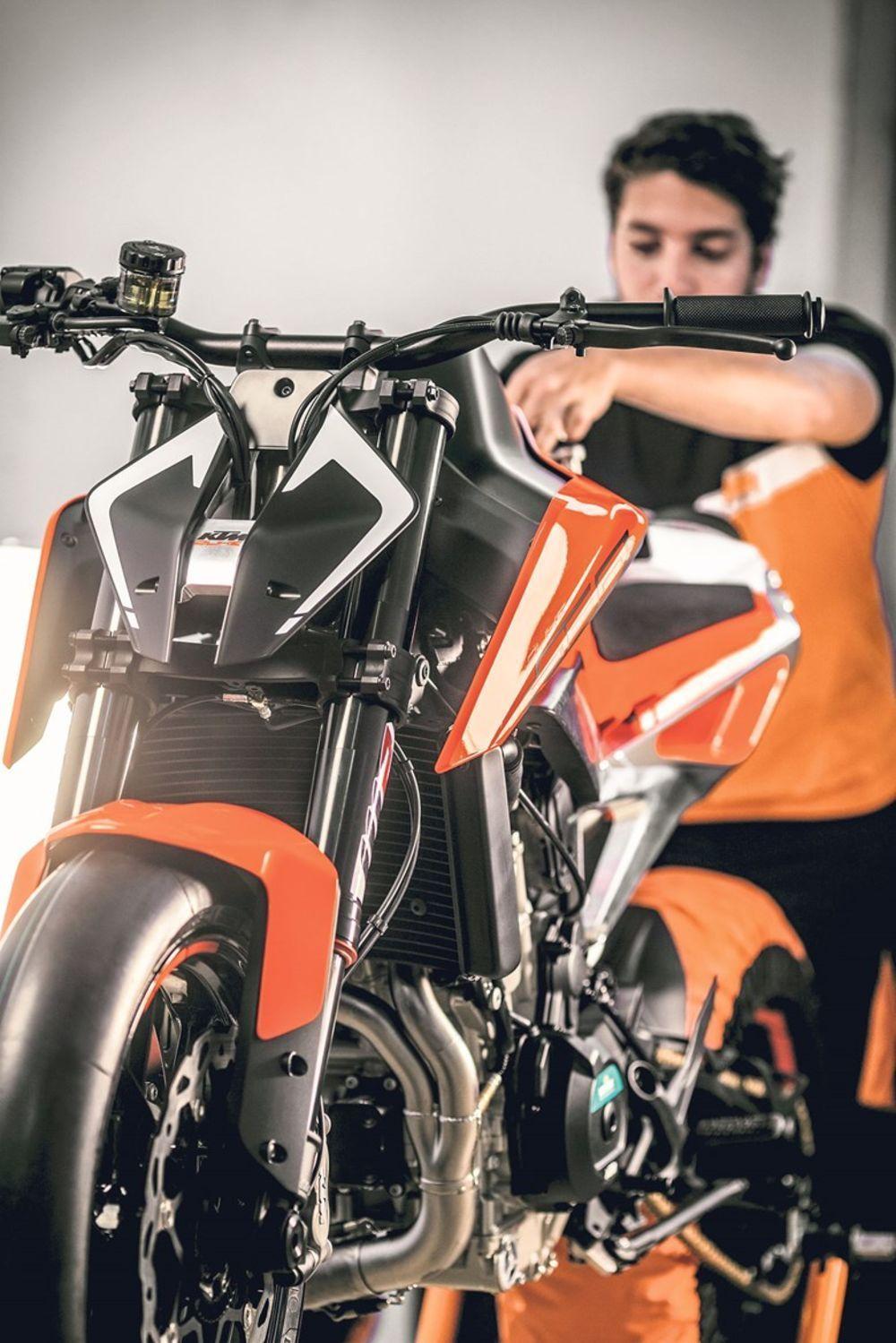 The KTM 790 Duke Prototype Is Here To Own The Middleweight Naked
