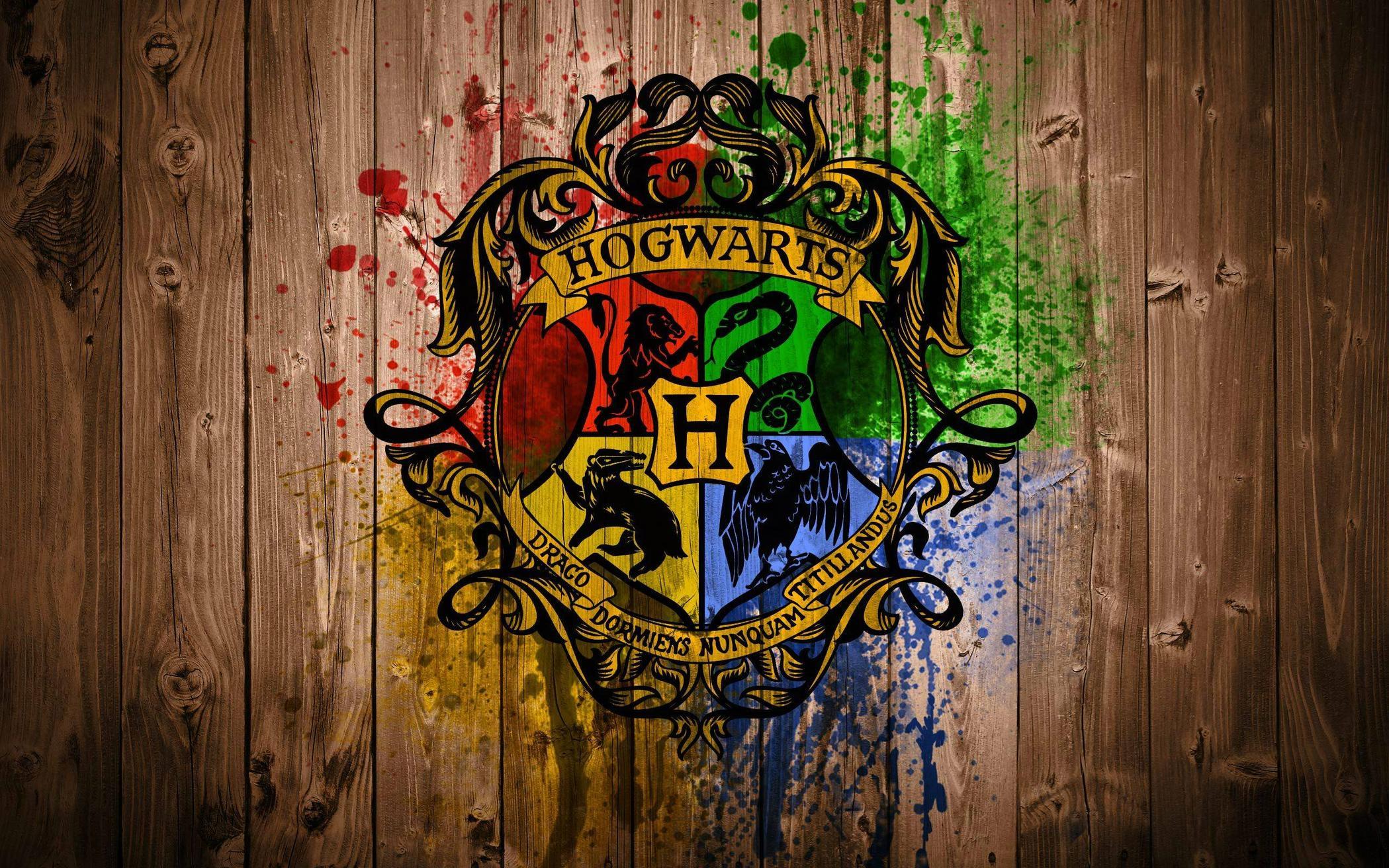 Harry Potter Hogwarts Wood Logo wallpaperx1312