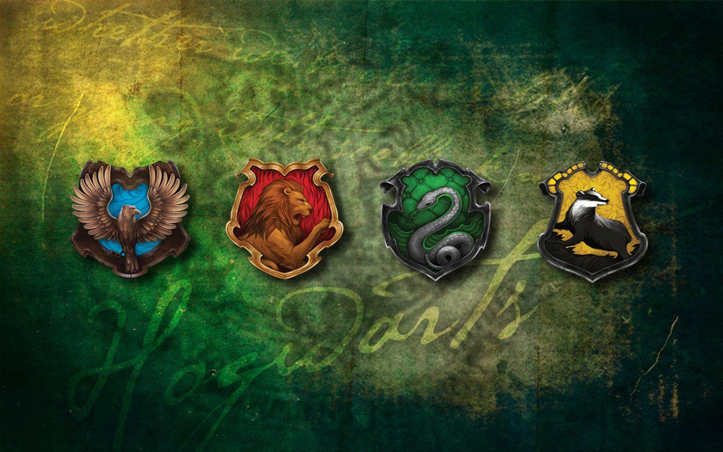 Harry Potter Wallpaper Hogwarts Crest (2). HOGWARTS PRIDE