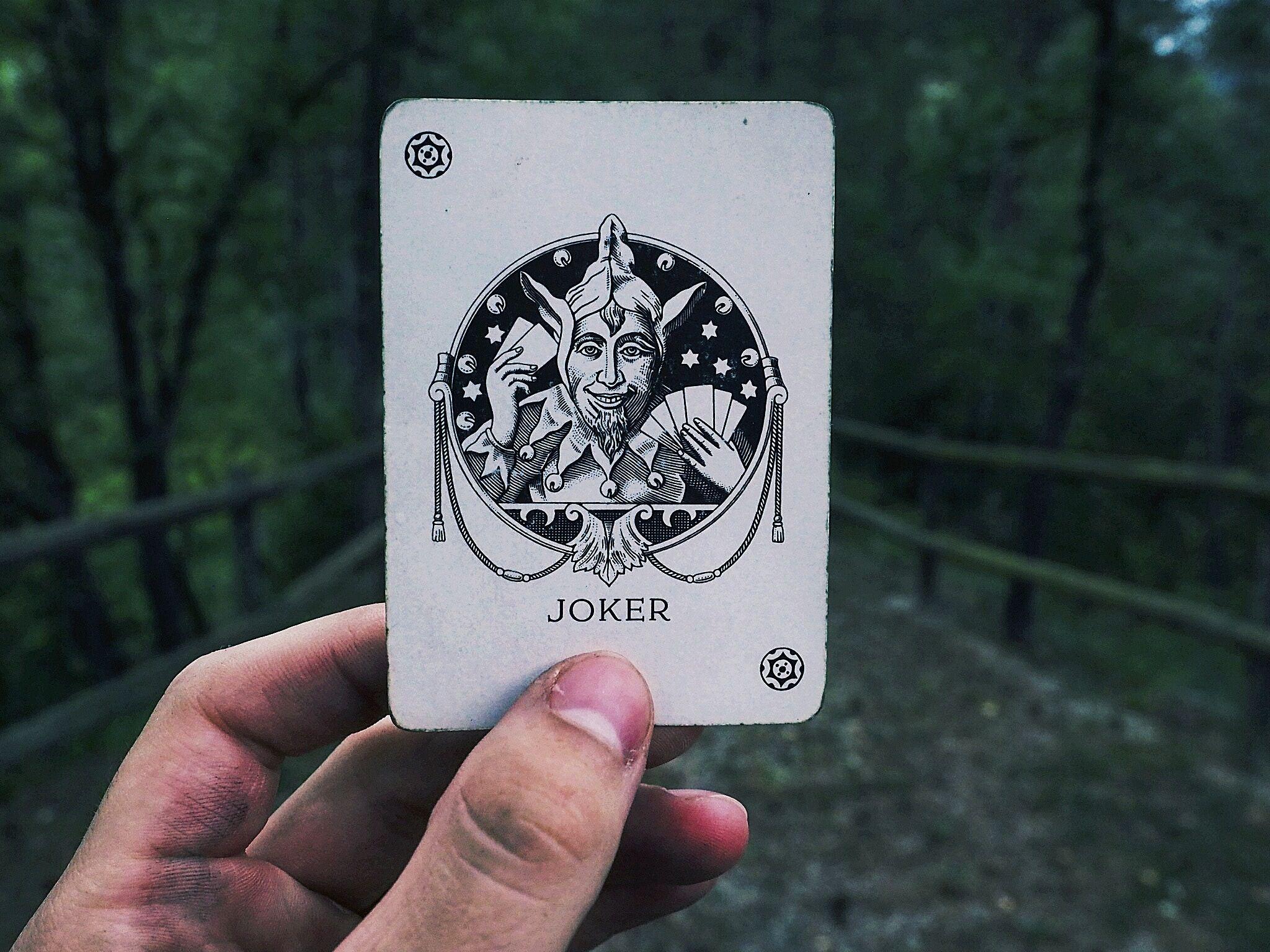 Wallpaper, Joker, card, hand 2048x1536