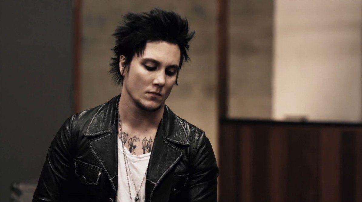 Synyster Šakota Gates (@sakota_gates) / X