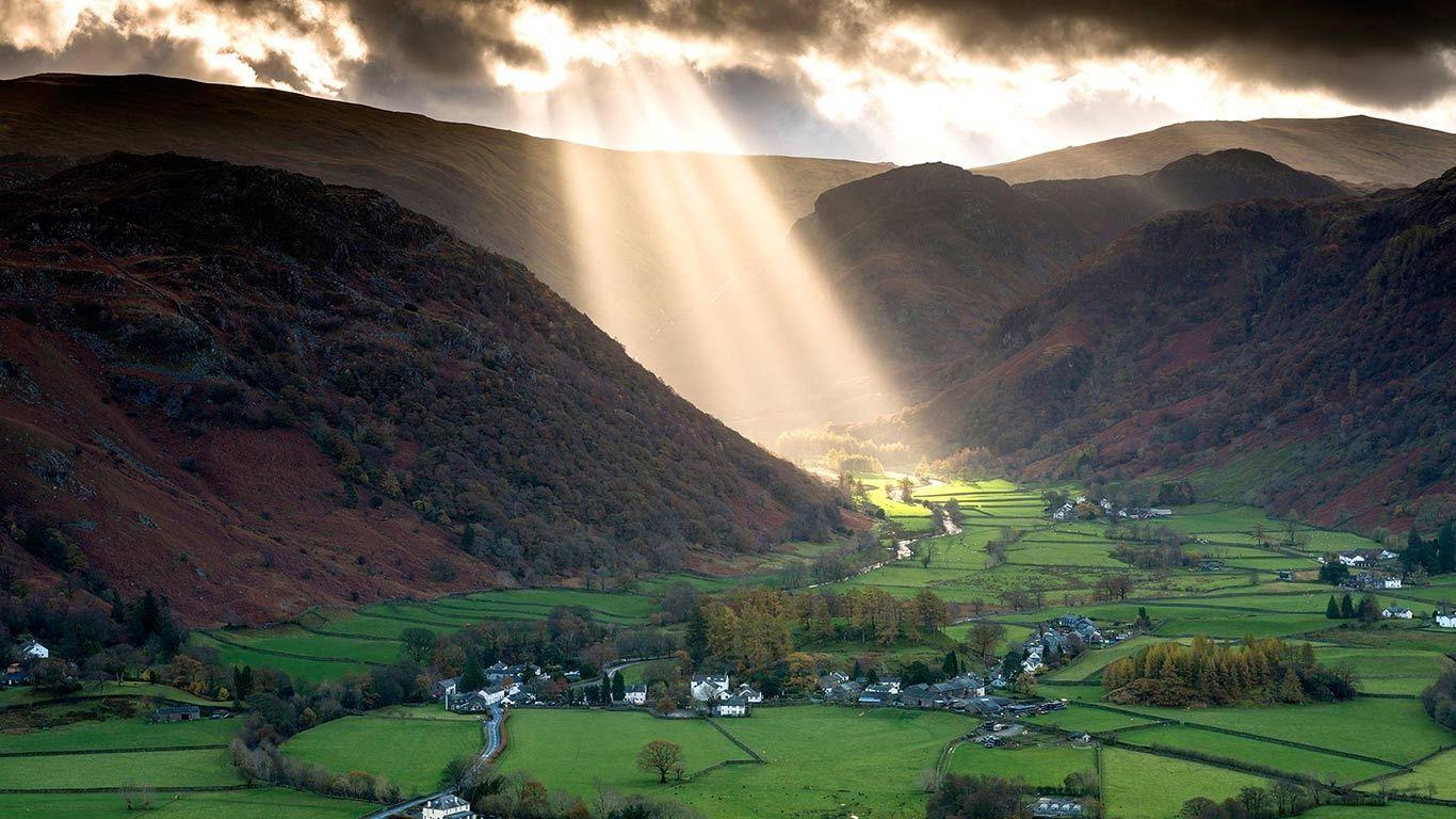 Bing Image Archive: Shafts of light work their way across