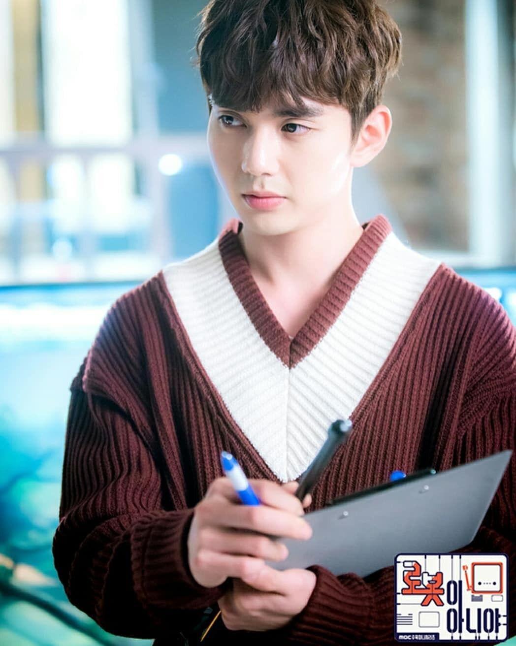 Yoo Seung Ho_I am not a Robot _2017 giving points to aji 3
