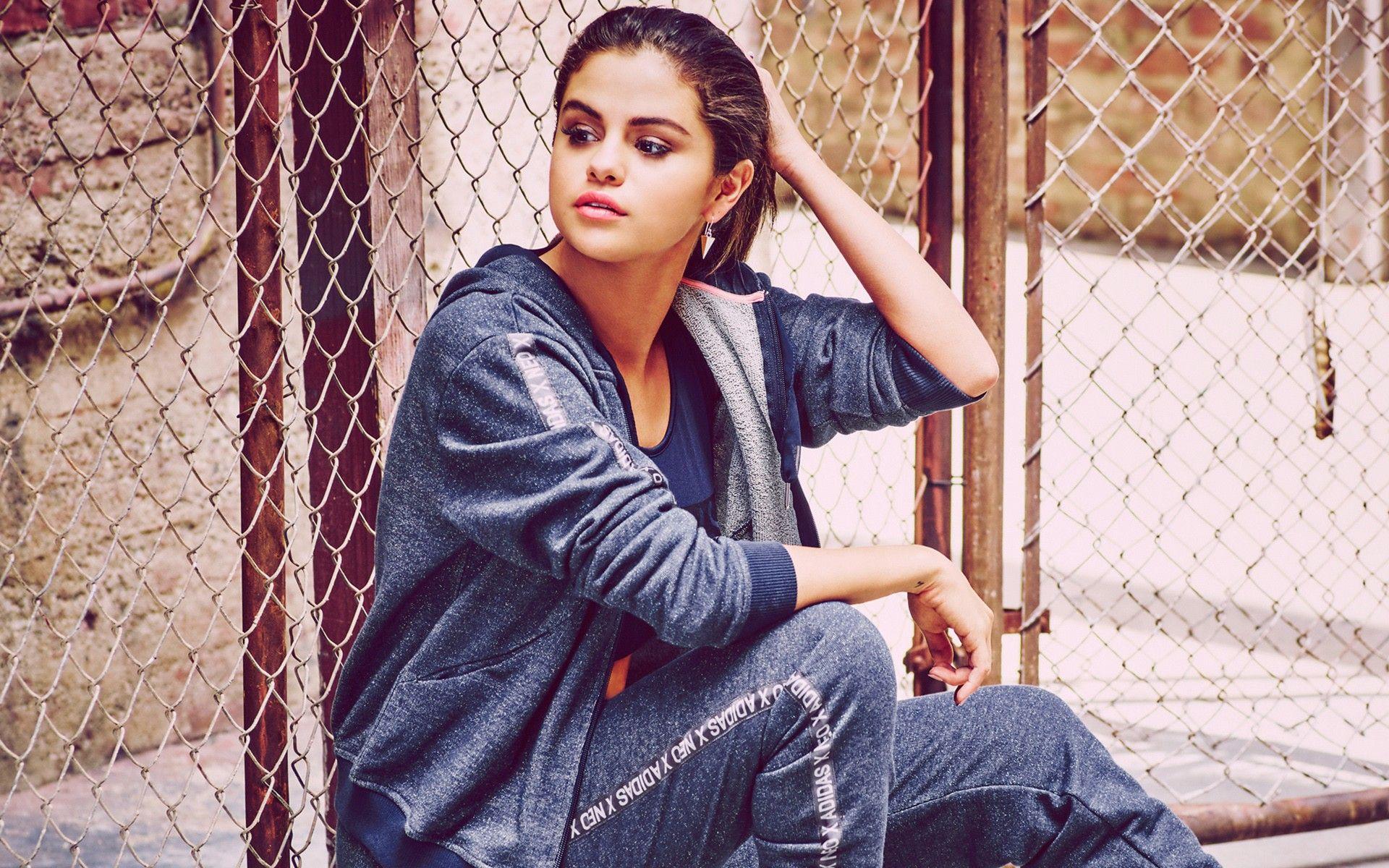 Selena Gomez Desktop HD Wallpaper HD Wallpaper