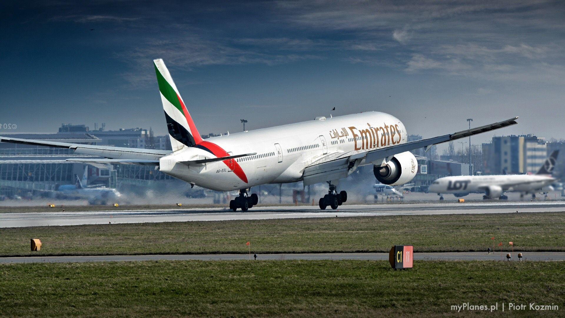 Boeing 777 300ER By Emirates