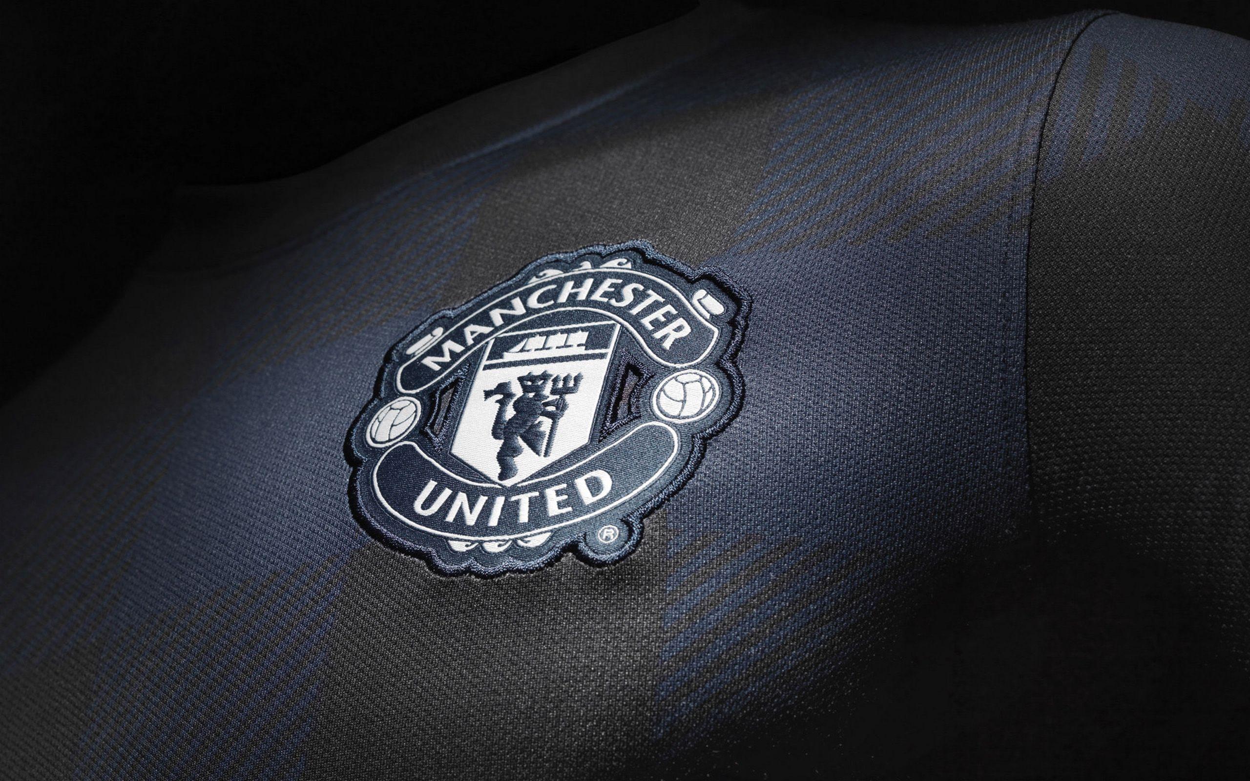 Manchester United Black Wallpaper High Resolution