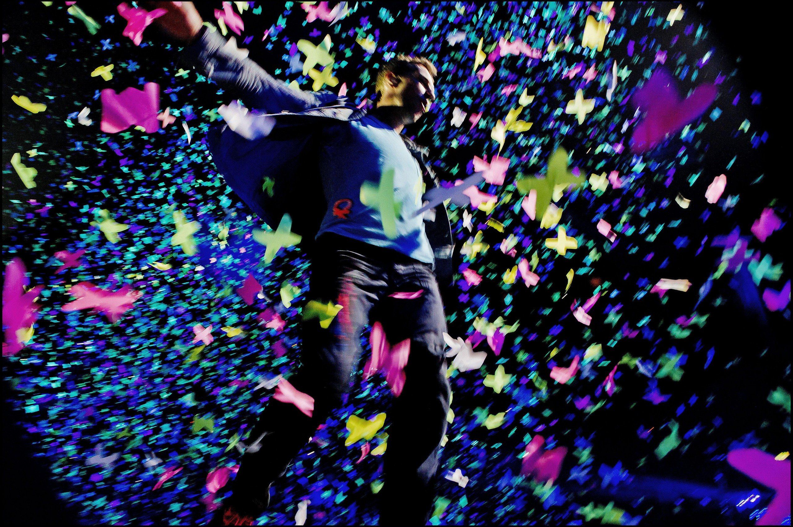 iPhoneXpapers - hd68-coldplay-concert-music-art-band