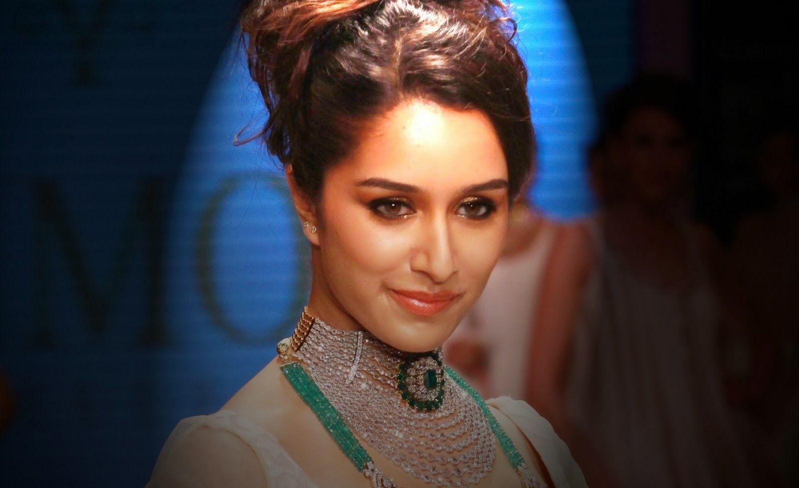 Indian Actress Shraddha Kapoor Smile HD Wallpaper