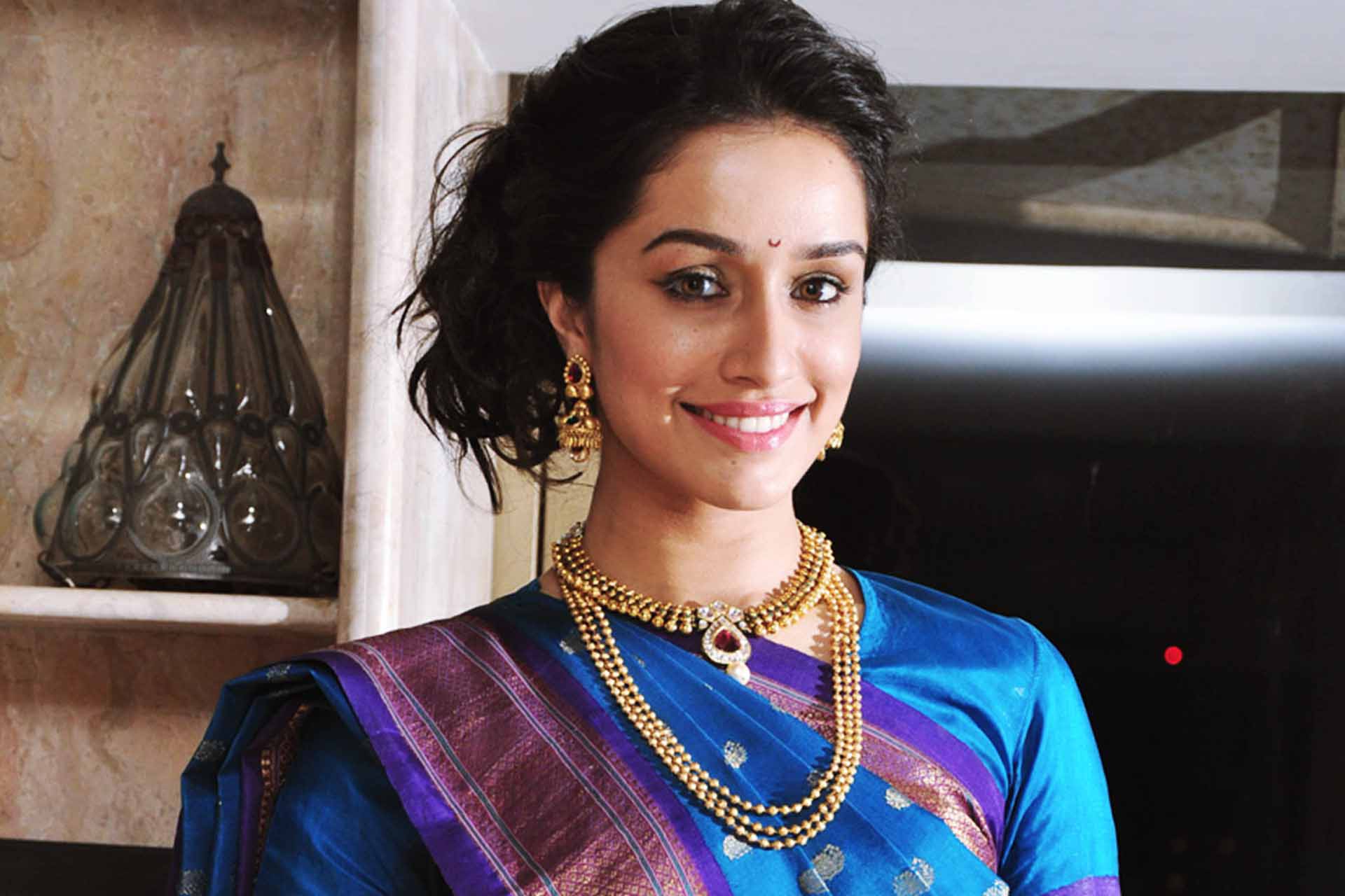 Shraddha Kapoor cute smile close up face lipstick new look in Indian