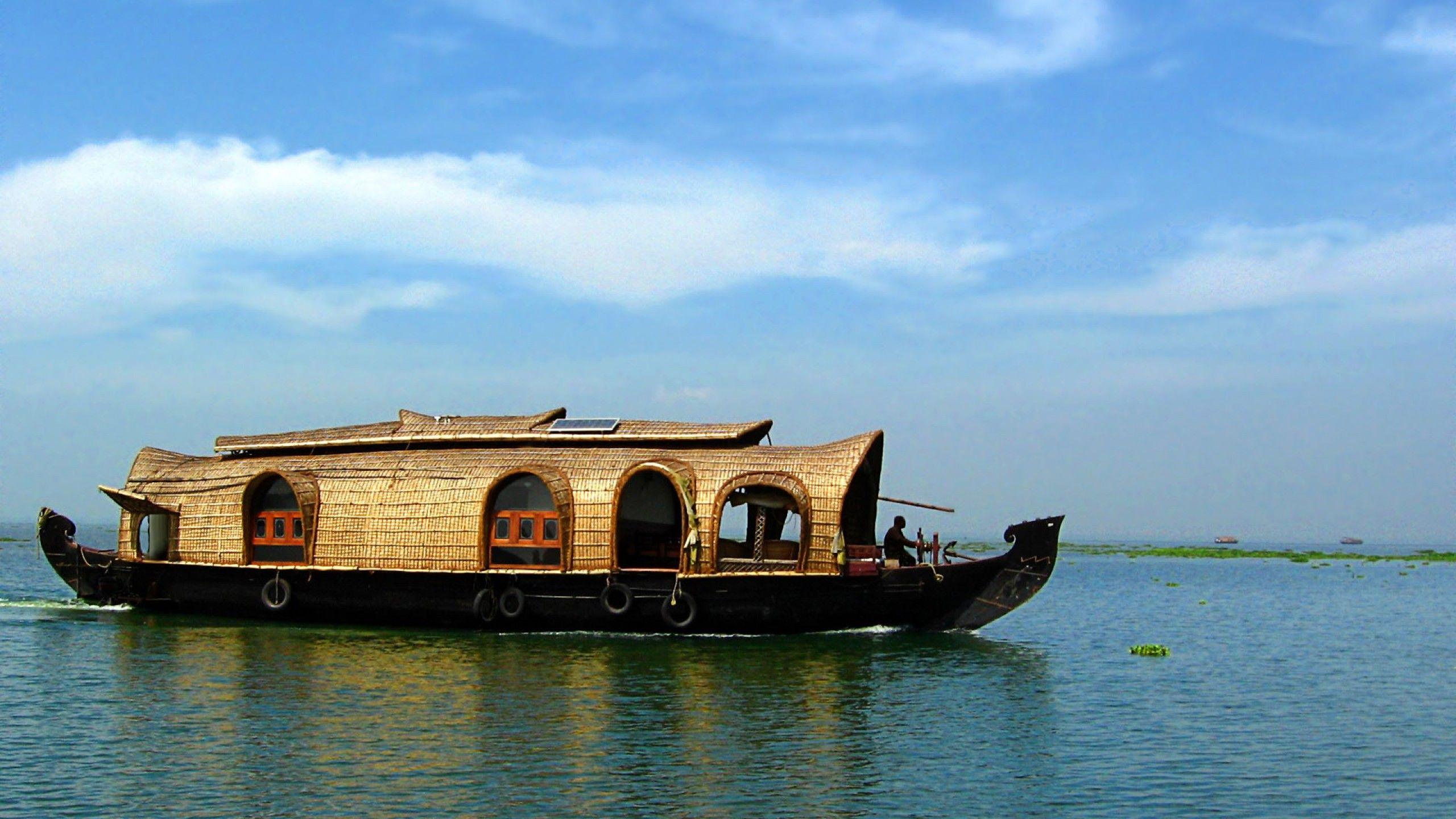 Kerala Premium Tour Packages from Ahmedabad with Lowest price