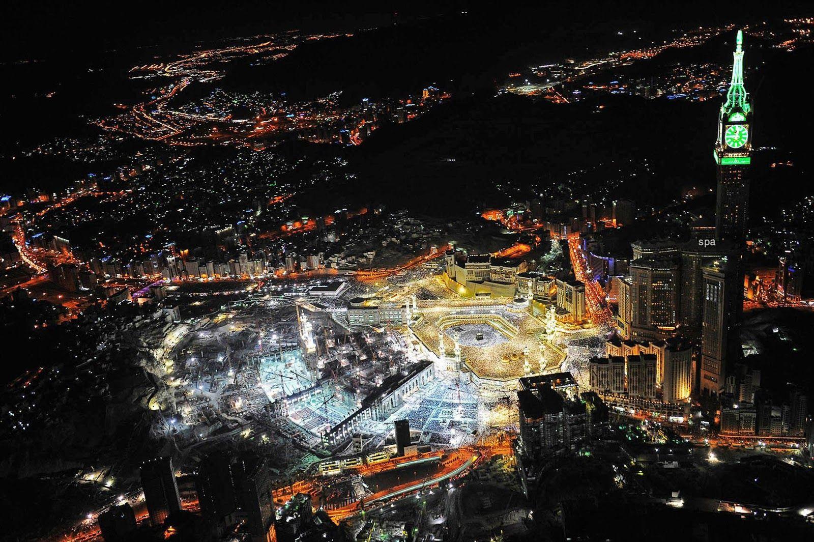 Night View of Mecca in Saudi Arabia. Desktop Background for Free