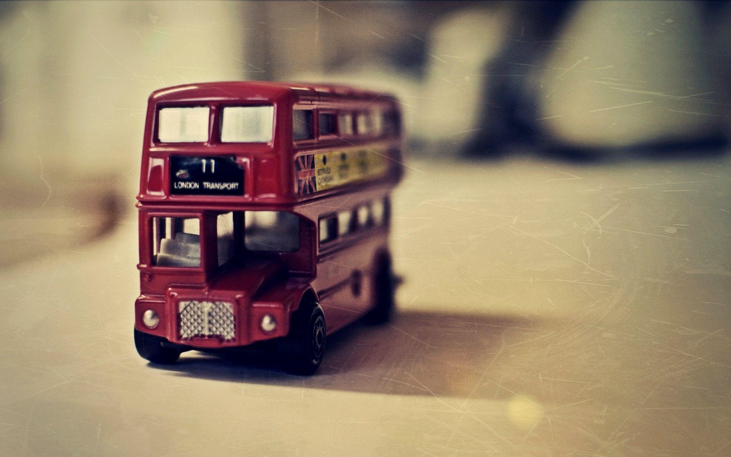 London bus toy wallpaperx1600