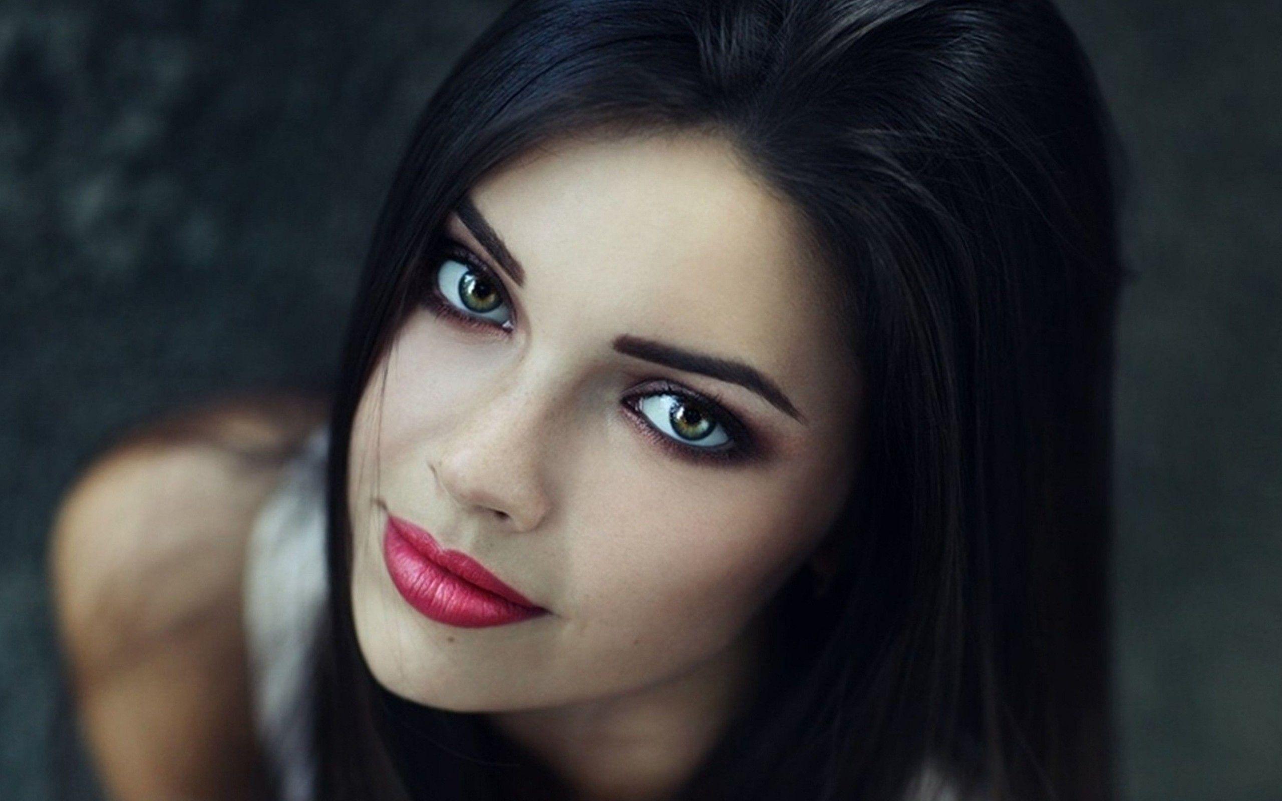 Beautiful Women Faces Wallpaper