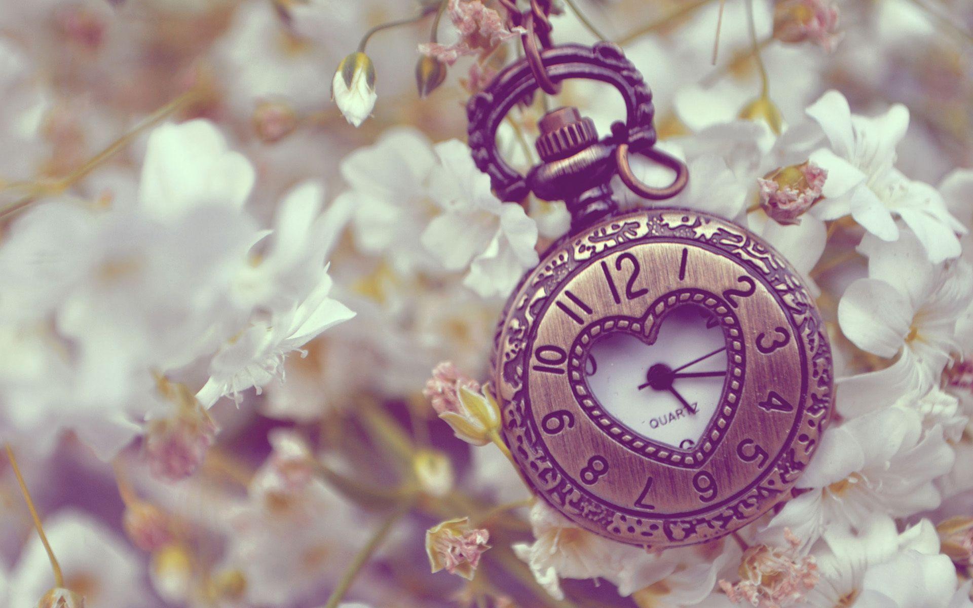 Vintage Flowers And Clock Wallpaper HD