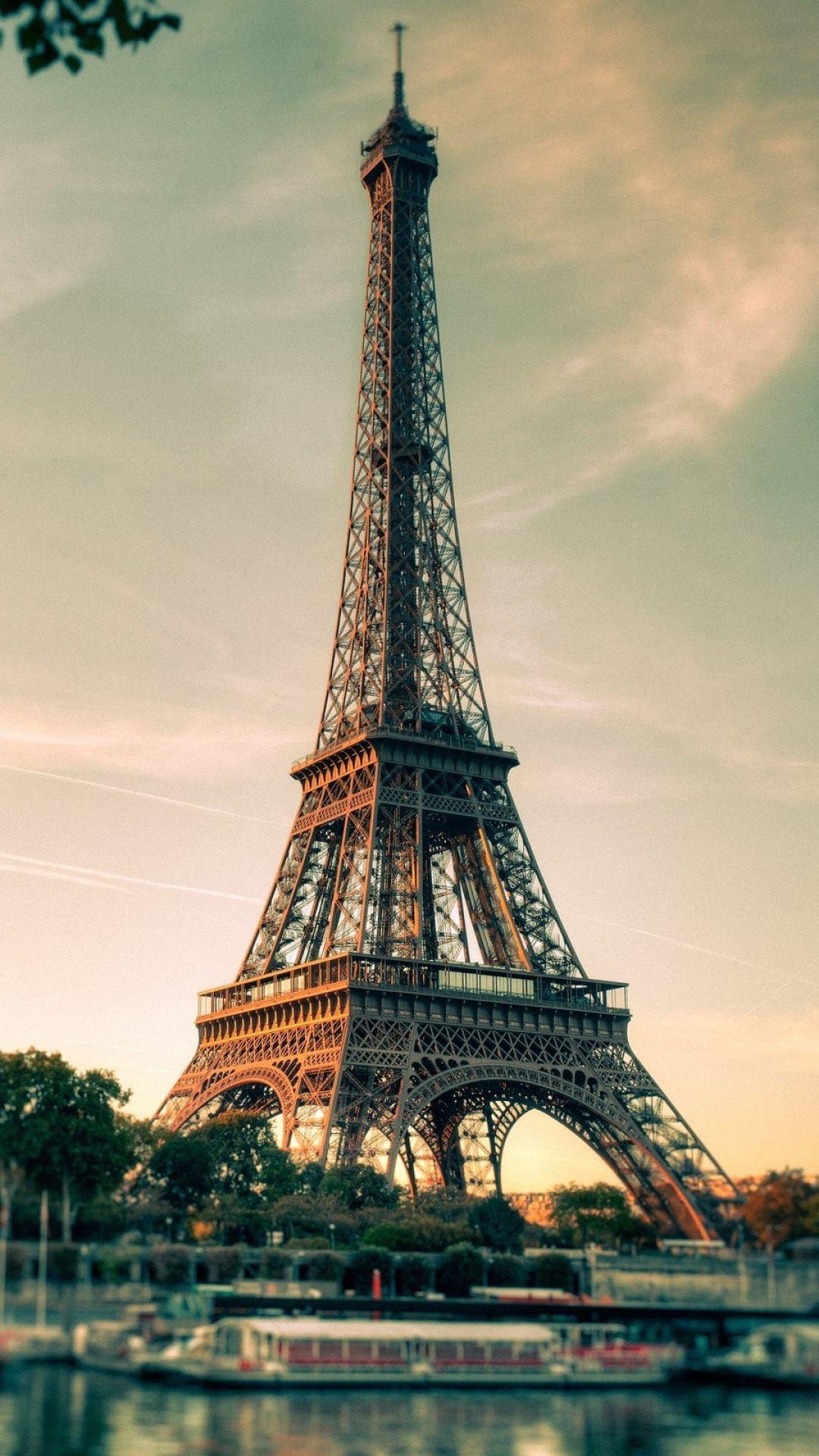 Download HD Eiffel Tower Paris City Sunset Wallpaper