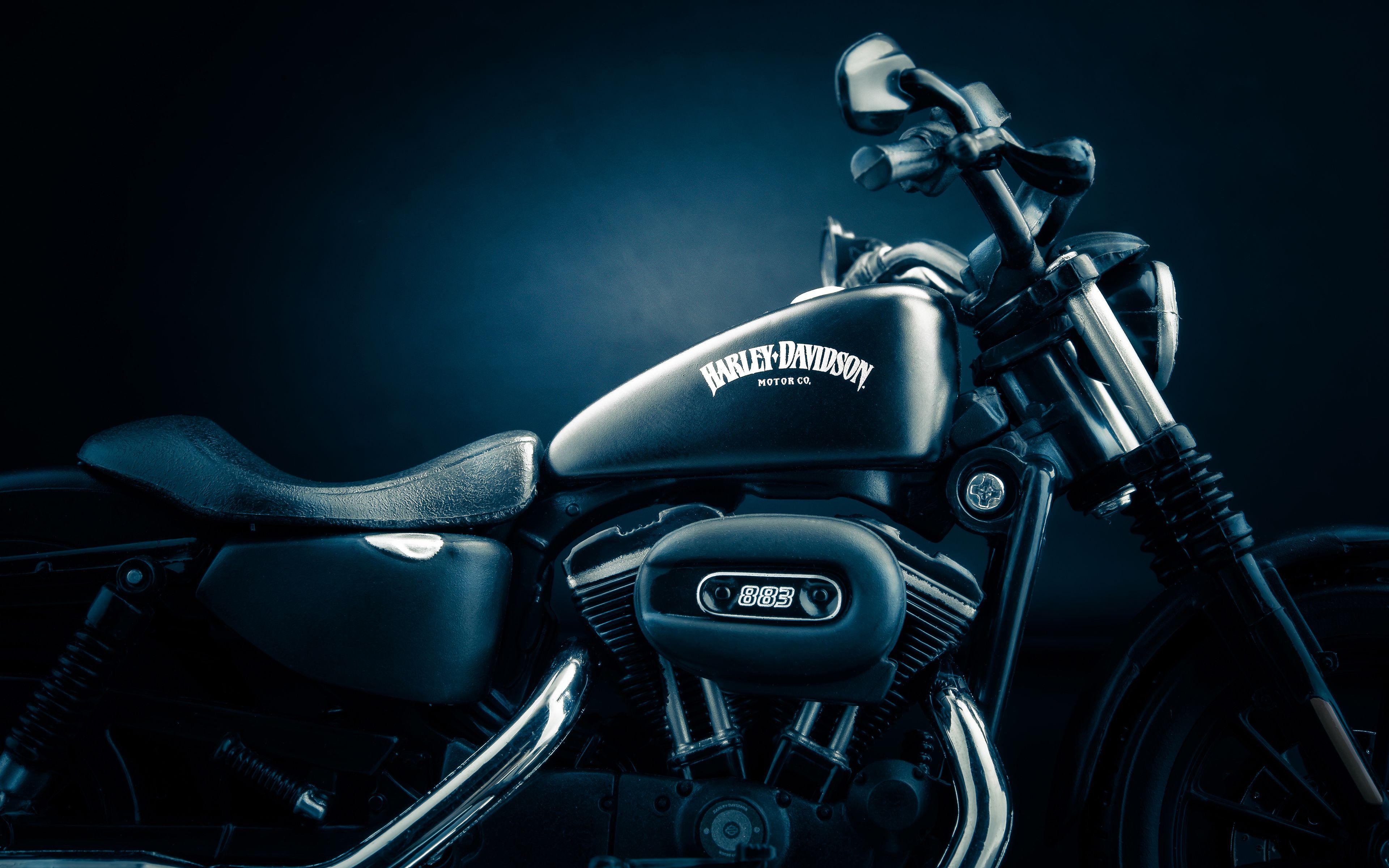 Harley Davidson Iron 883 4K Wallpaper