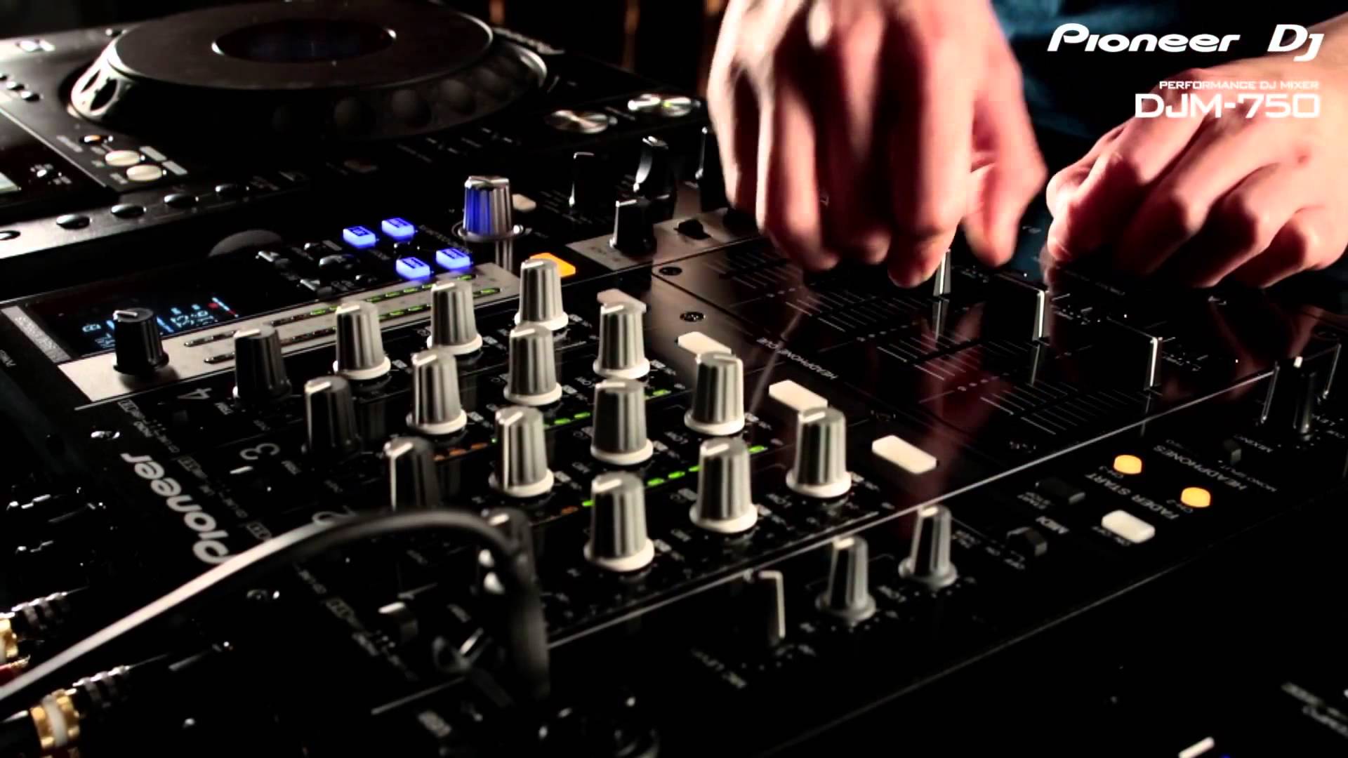 PIONEER DJM 750 Performance DJ Mixer