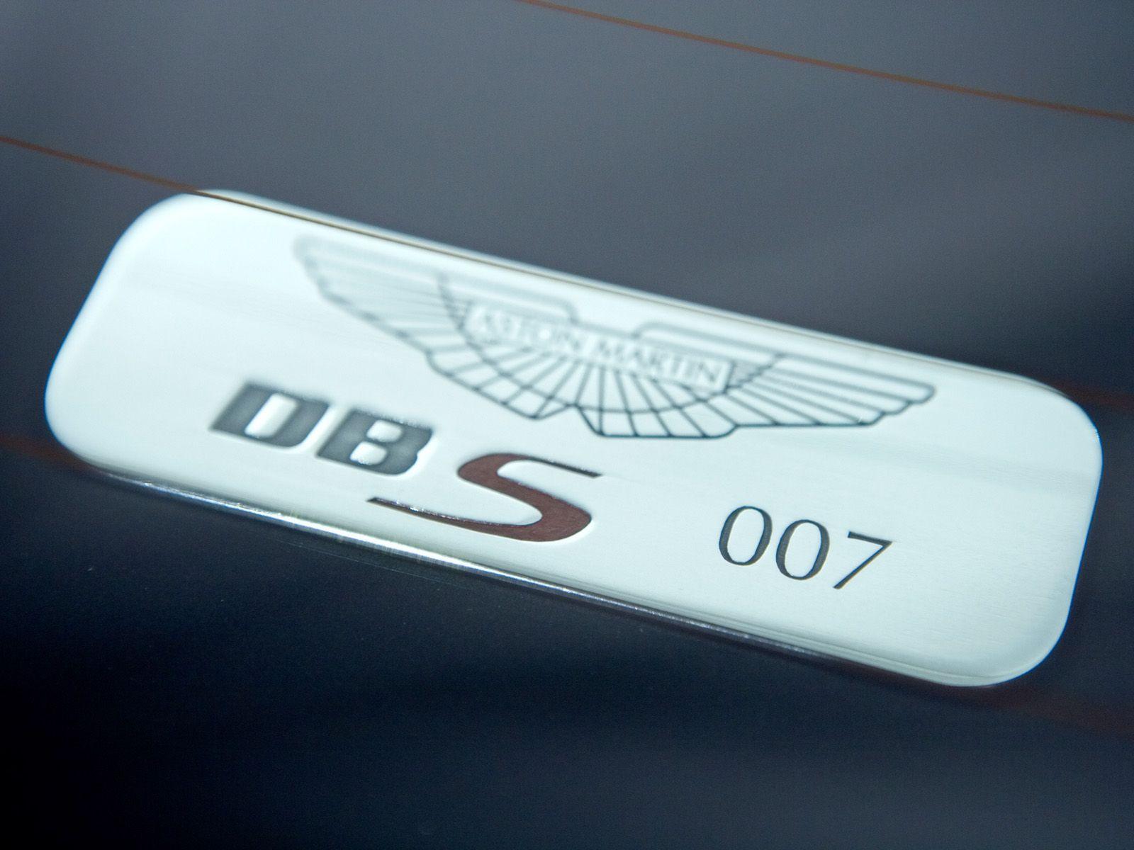 Aston Martin DBS Bond in Casino Royale Emblem