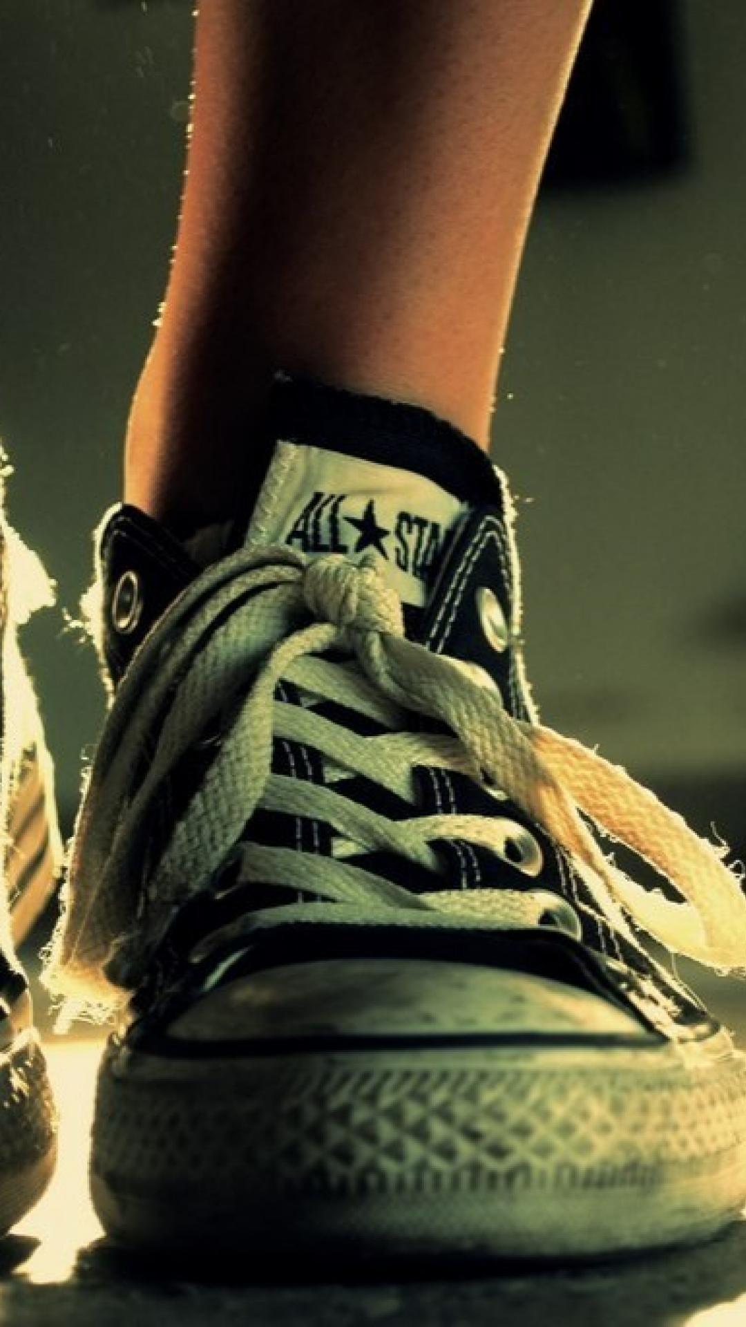 Shoes converse sneakers all star body parts wallpaper