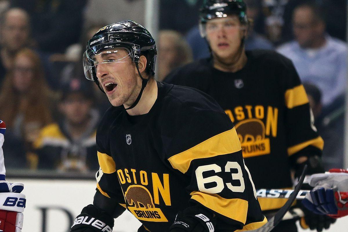 Brad Marchand publicly shames fan who tweeted a homophobic slur at