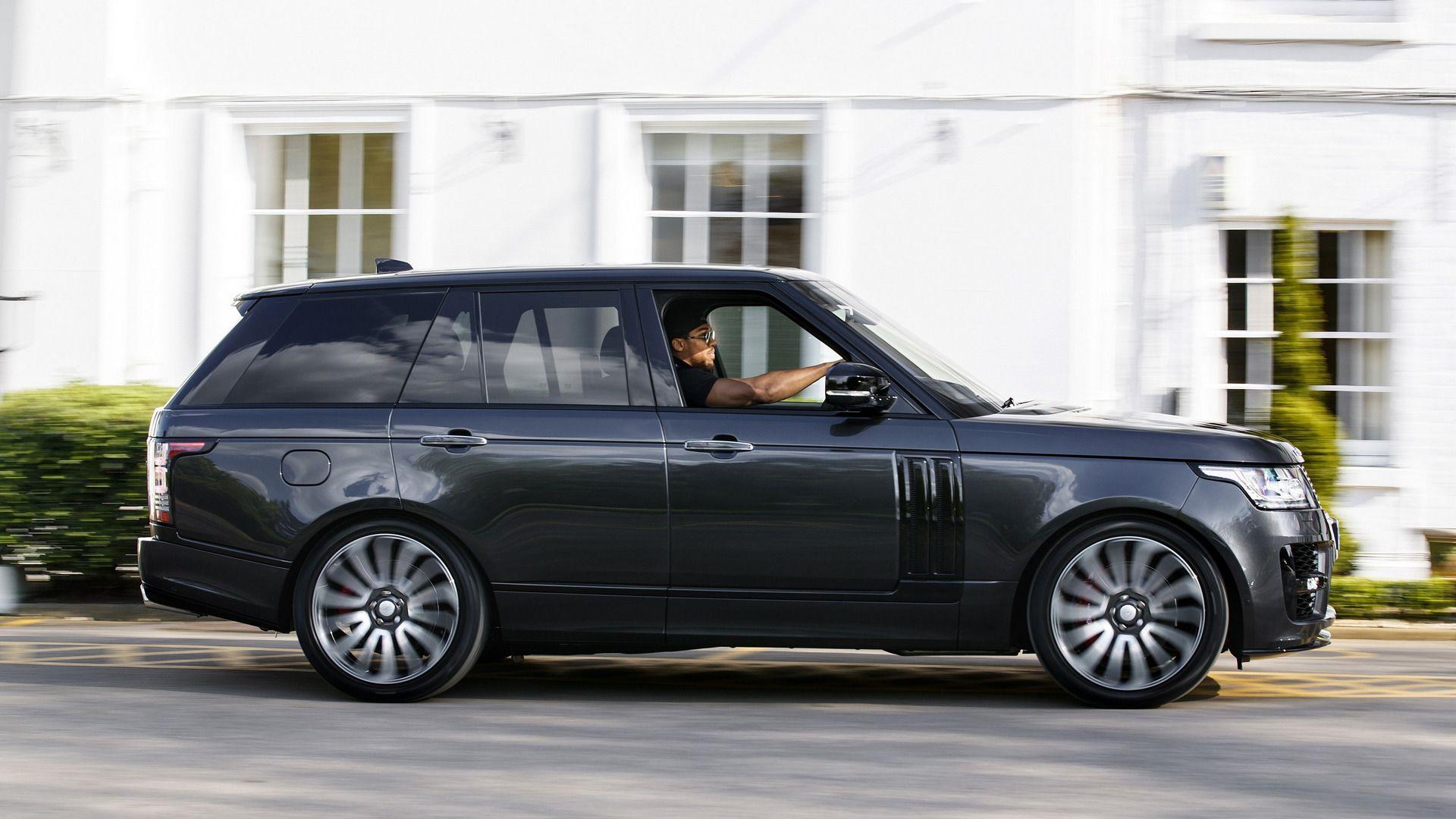 World Boxing Champ Takes Delivery Of Range Rover SV Autobiography