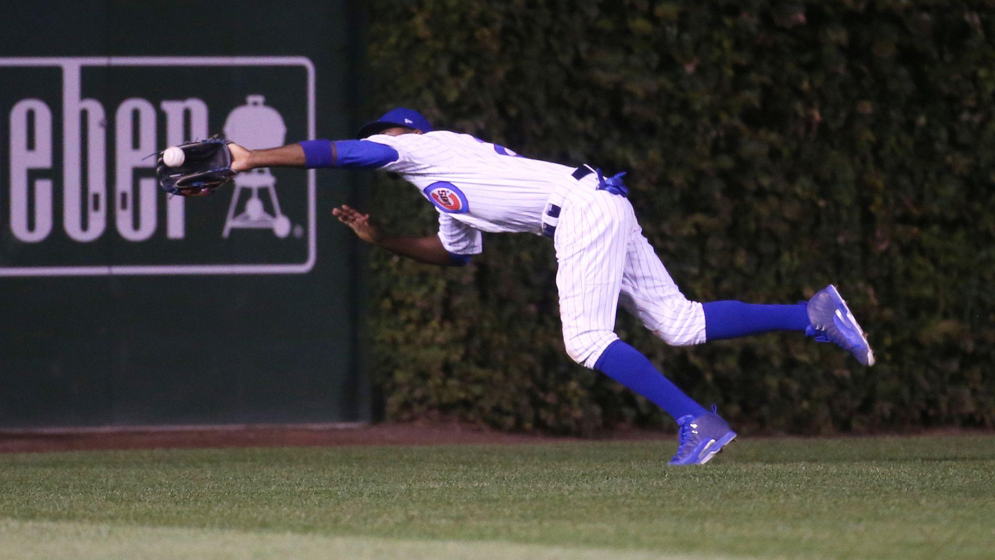 Cubs' Dexter Fowler takes a few steps back on defense