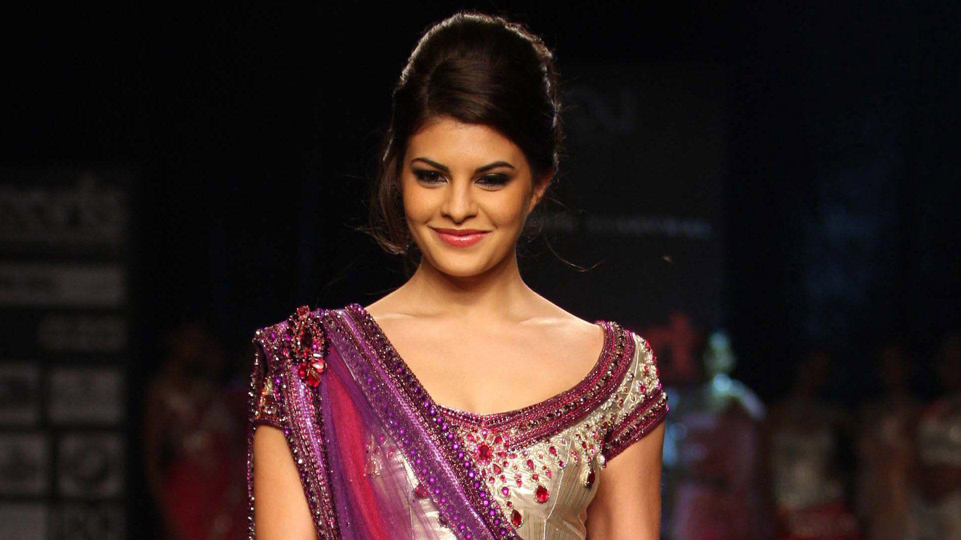 Jacqueline Fernandez In a Fashion Show. HD Bollywood Actresses