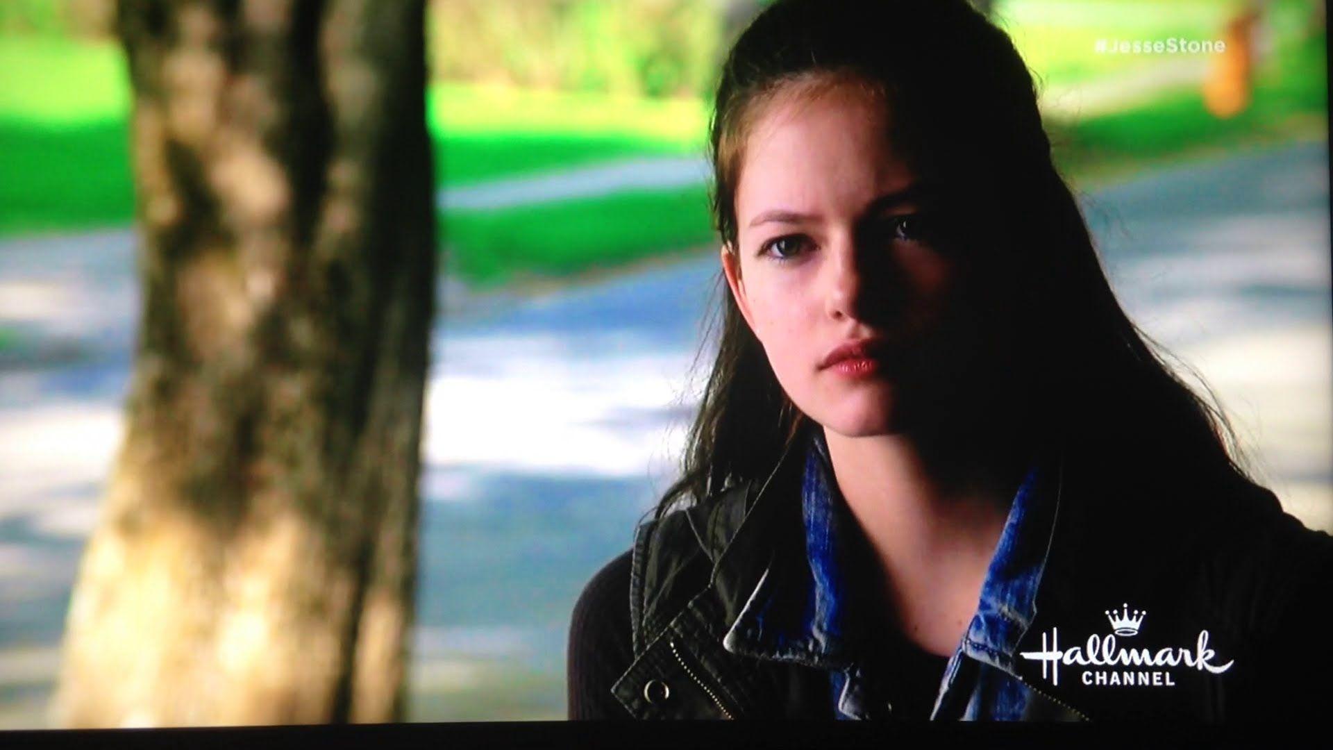 Mackenzie Foy Stone: Lost in Paradise LQ