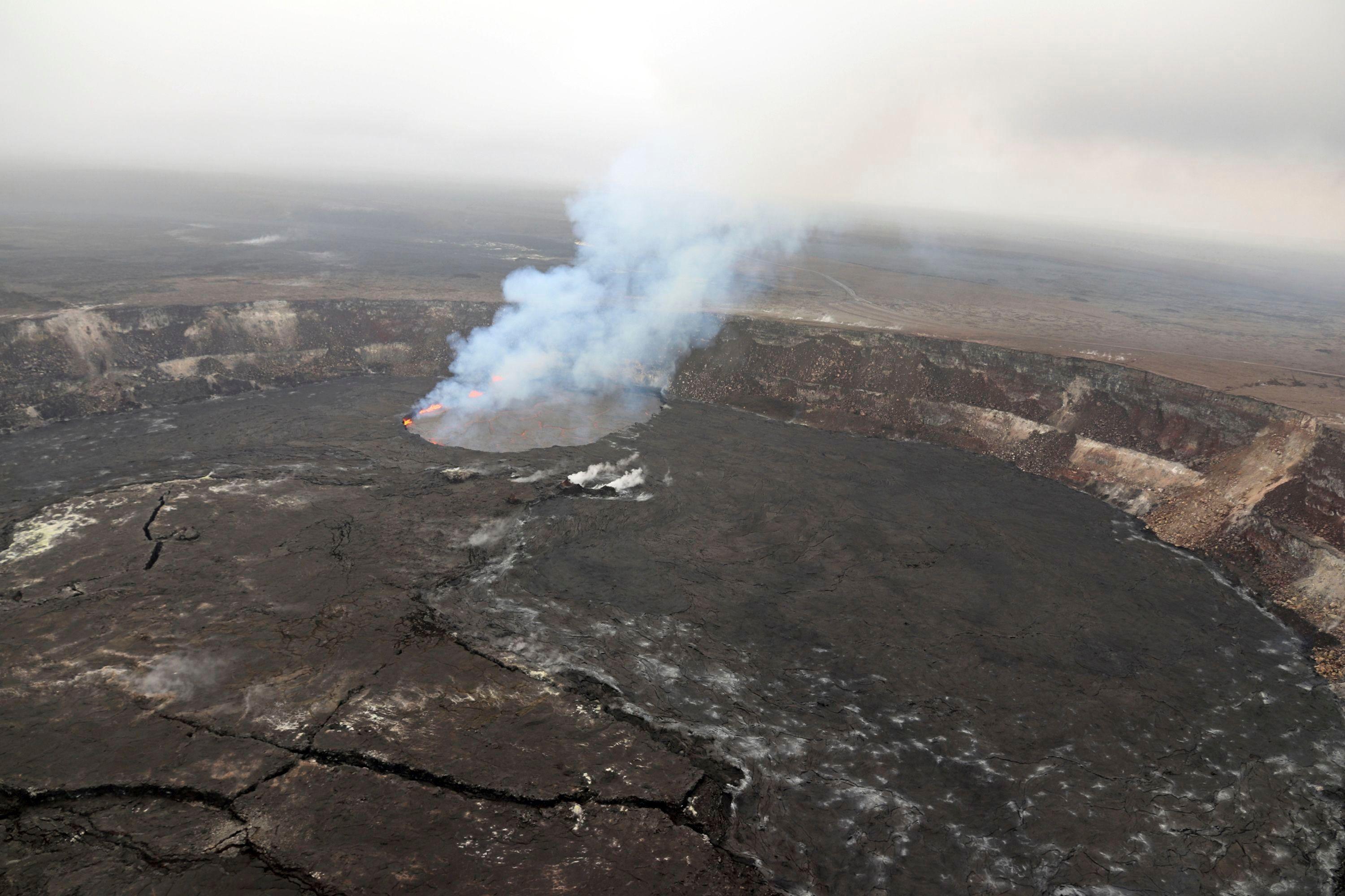 Hawaii Kilauea Volcano: Officials Warn of Possible Eruption