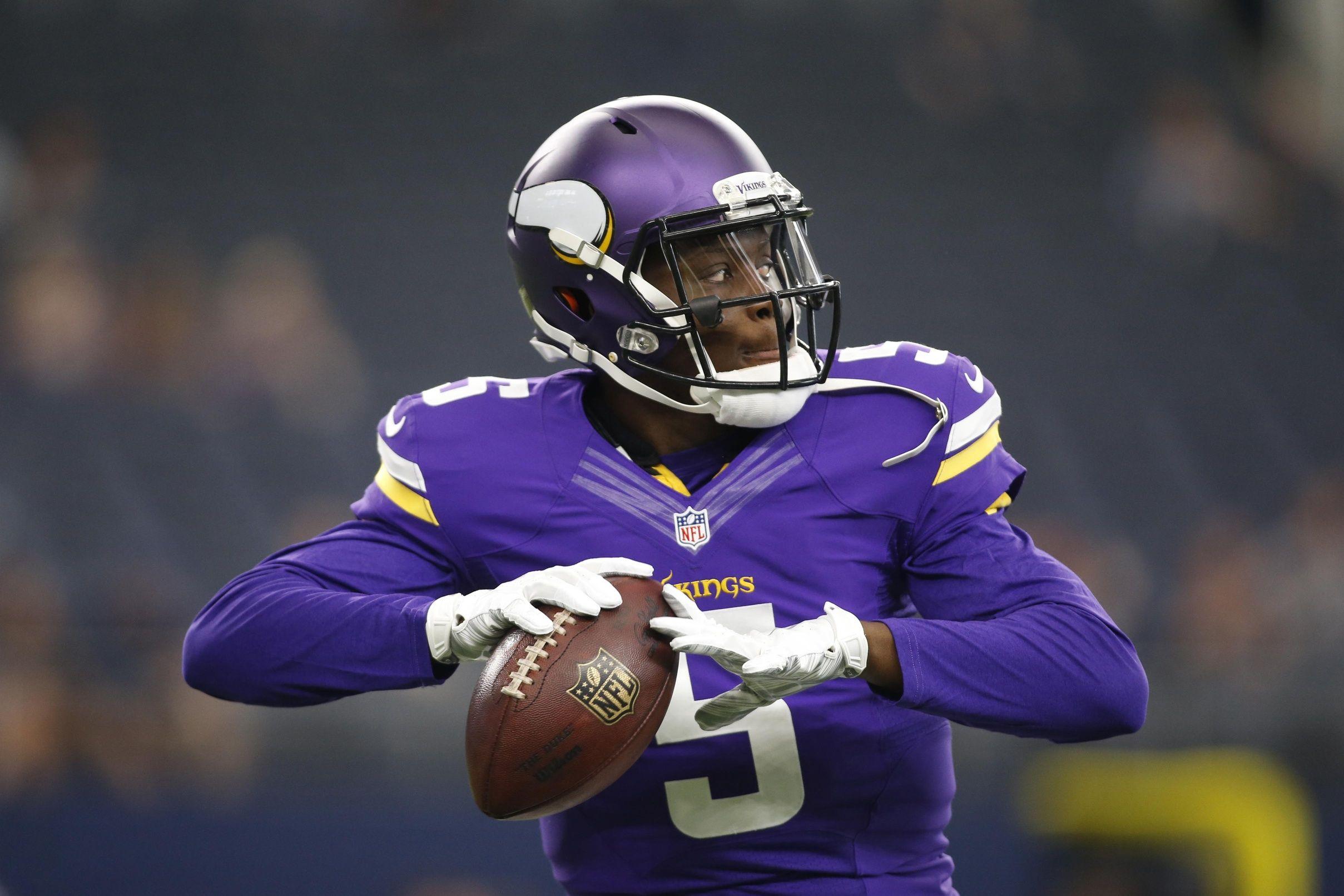 NFL quarterbacks under 30