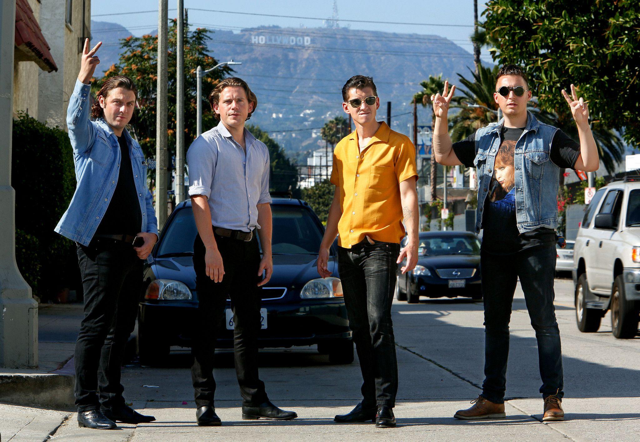 Download Free Arctic Monkeys Background