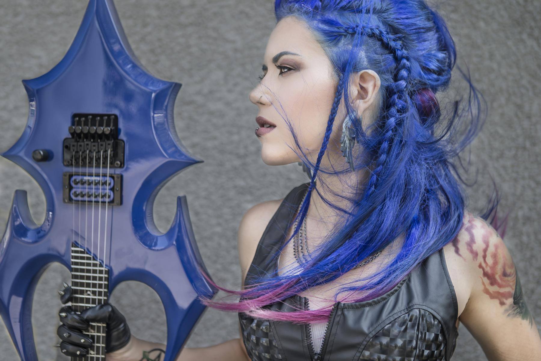 Hapfairy's World: Alissa White Gluz Signs With Napalm For Solo Project