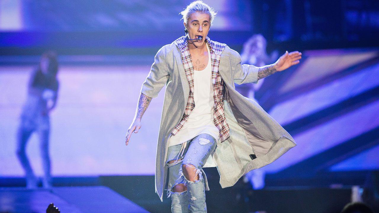 Justin Bieber Kicks Off 'Purpose' World Tour With An Awkward T Shirt
