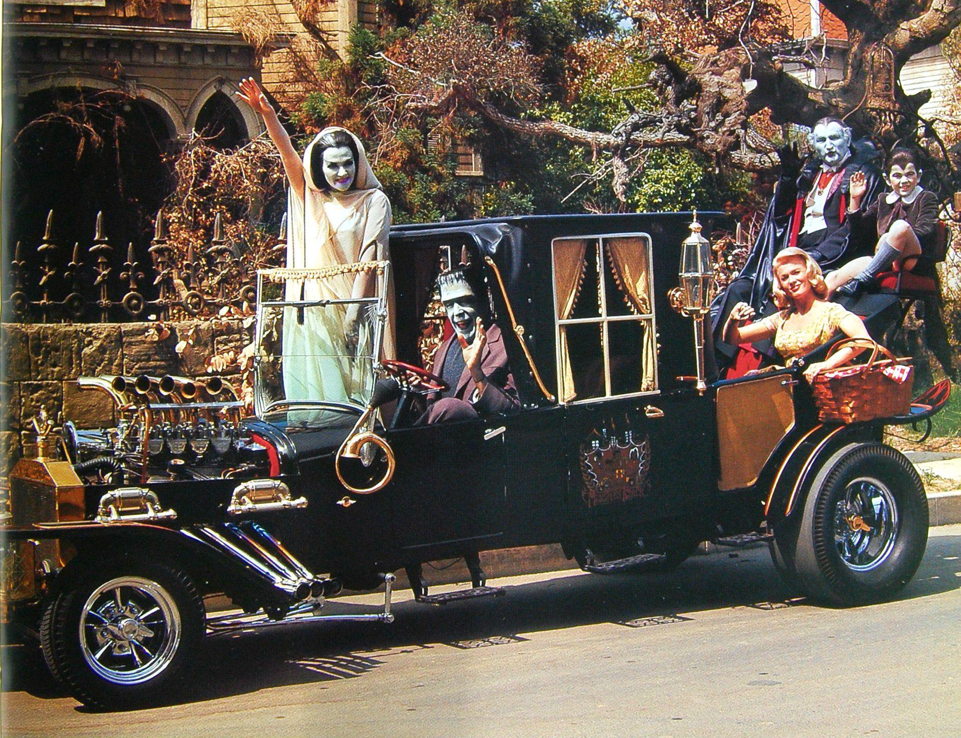 Munsters' Halloween Wallpaper and Background Imagex1455