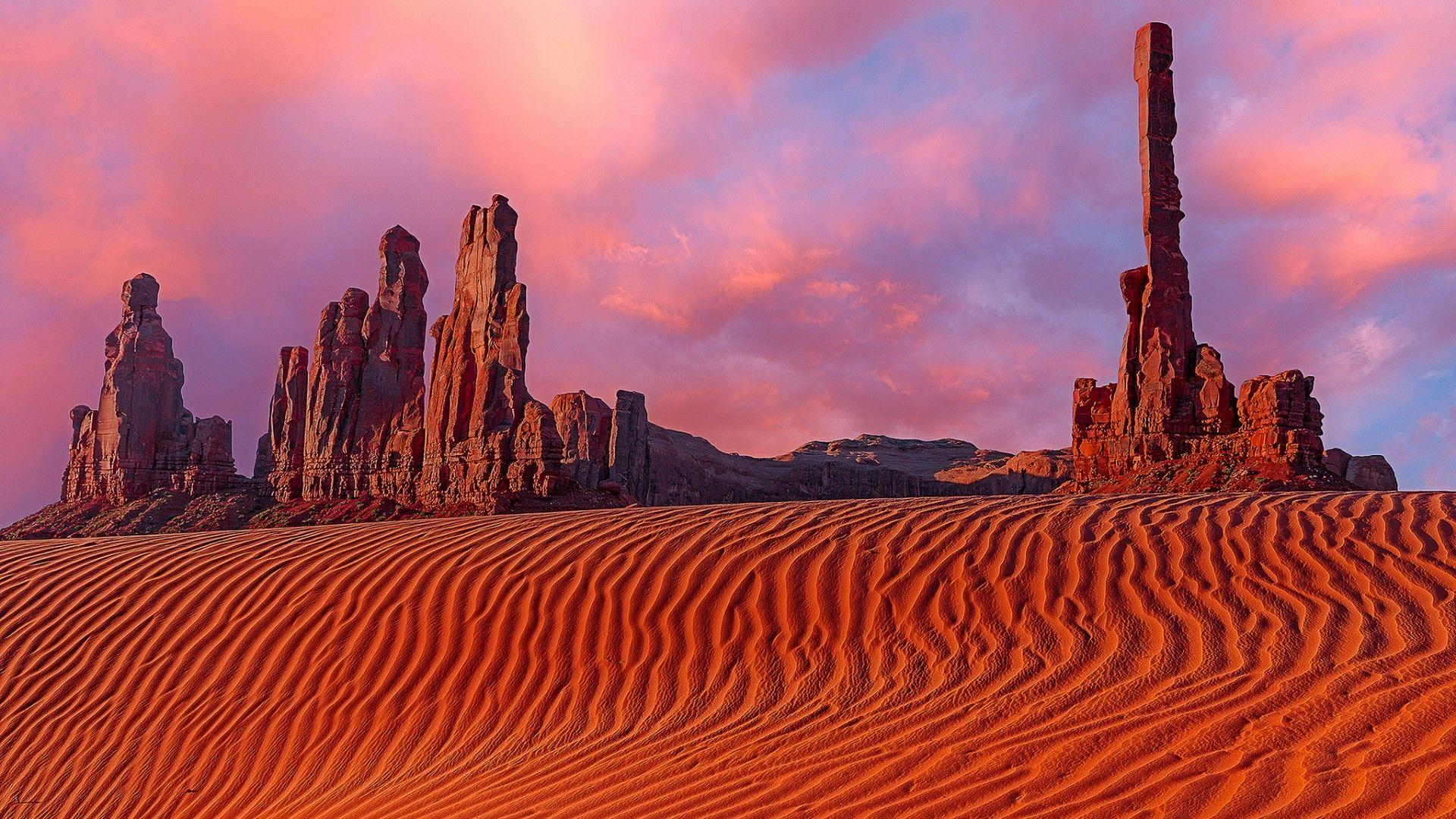 Totem Pole Butte Valley Navajo Tribal Park Wallpaper